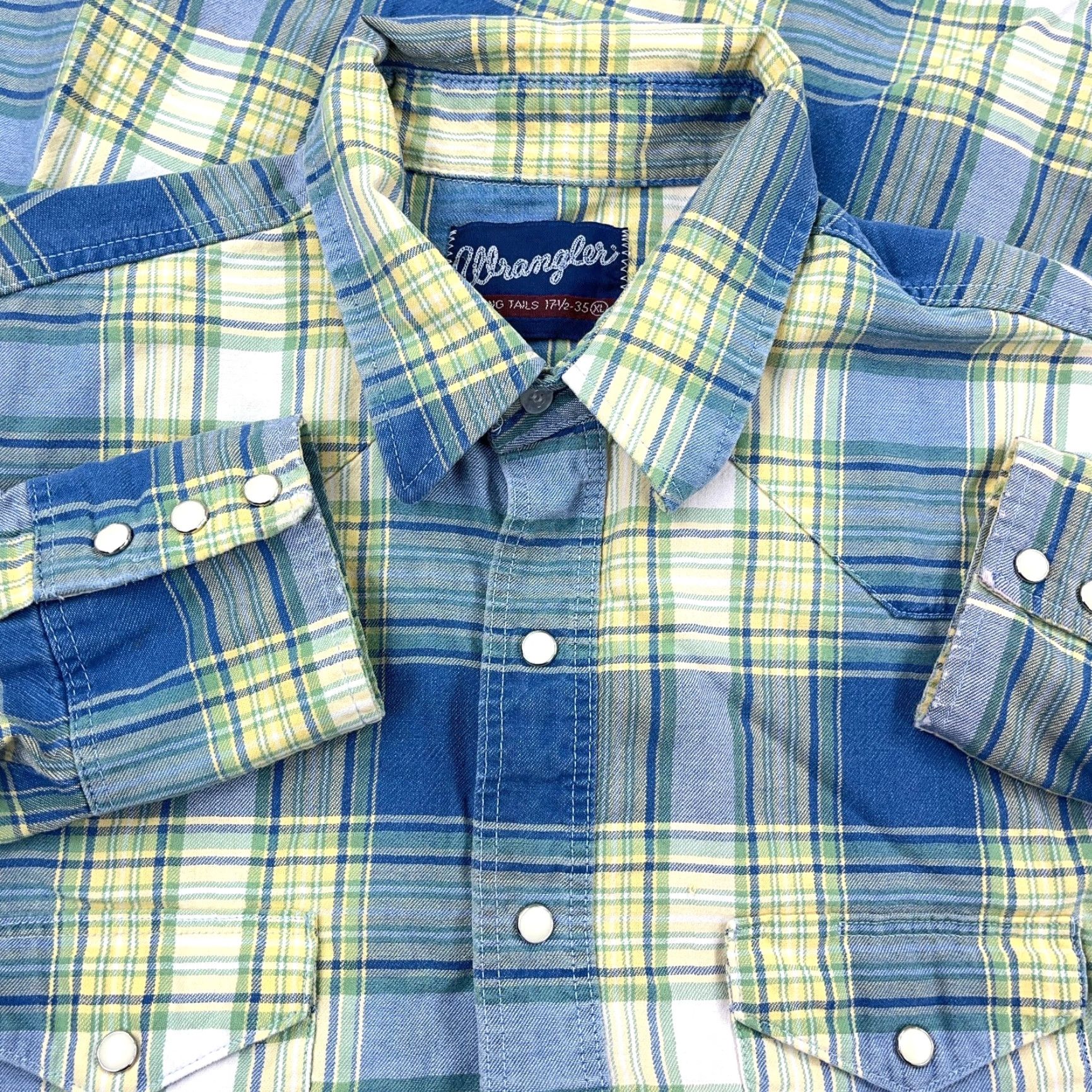 Wrangler VINTAGE Wrangler Shirt Men XL Blue Plaid Denim Pearl Snap Western Button-Up Long Sleeve 35" Tail Mens Western Casual Workwear Size US XL / EU 56 / 4 - 2 Thumbnail