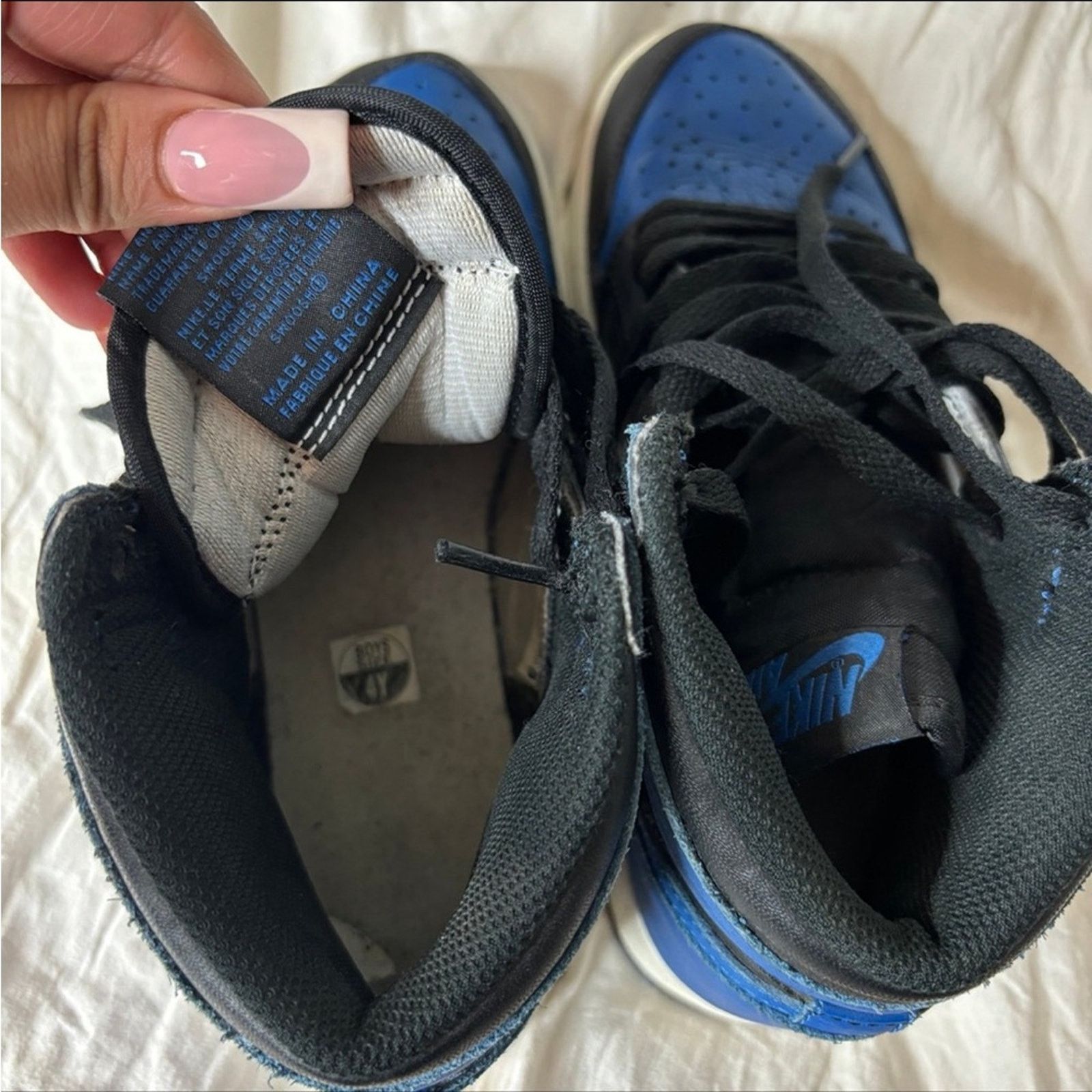 Nike Nike Air Jordan 1 Royal Blue 2017 Retro OG Size US 4 / IT 34 - 5 Thumbnail