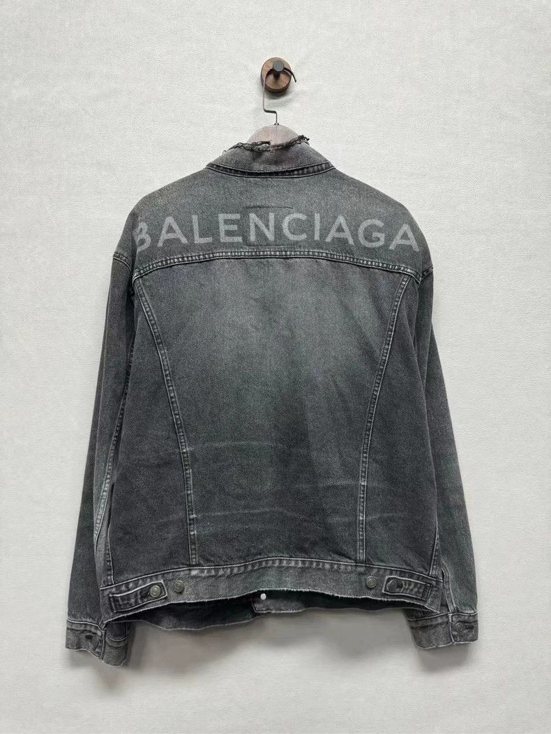 Balenciaga Balenciaga logo on the back of the denim jacket-2506 Size US S / EU 44-46 / 1 - 3 Thumbnail