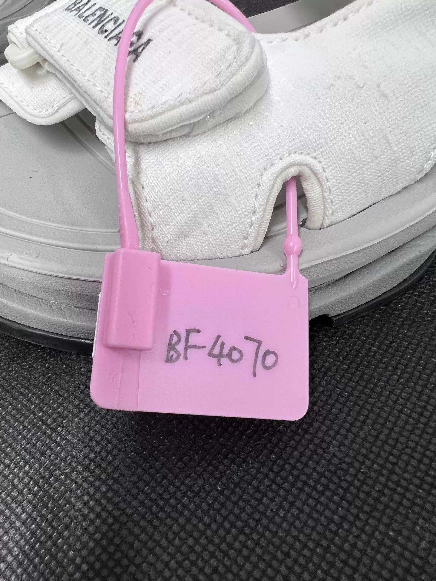 Balenciaga Balenciaga Tourist Fabric Open-toe Velcro Beach Sandals 36 Size US 6 / IT 36 - 8 Thumbnail