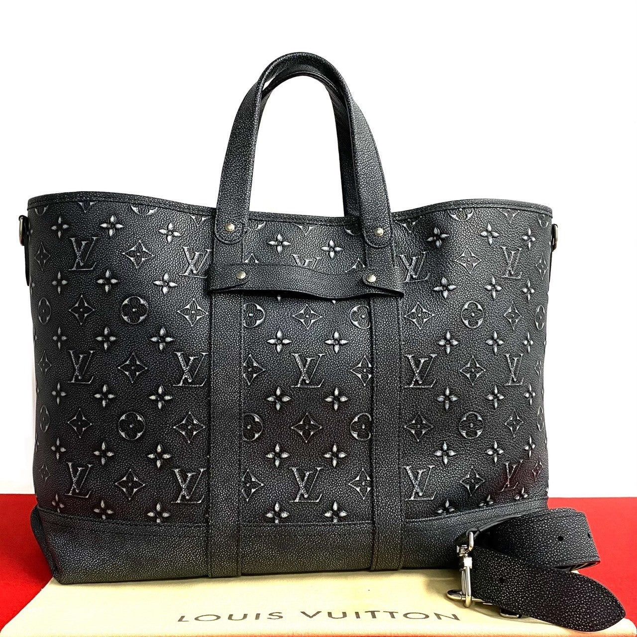 Louis Vuitton Louis Vuitton Shoulder Bag Grey Leather Size ONE SIZE - 1 Thumbnail