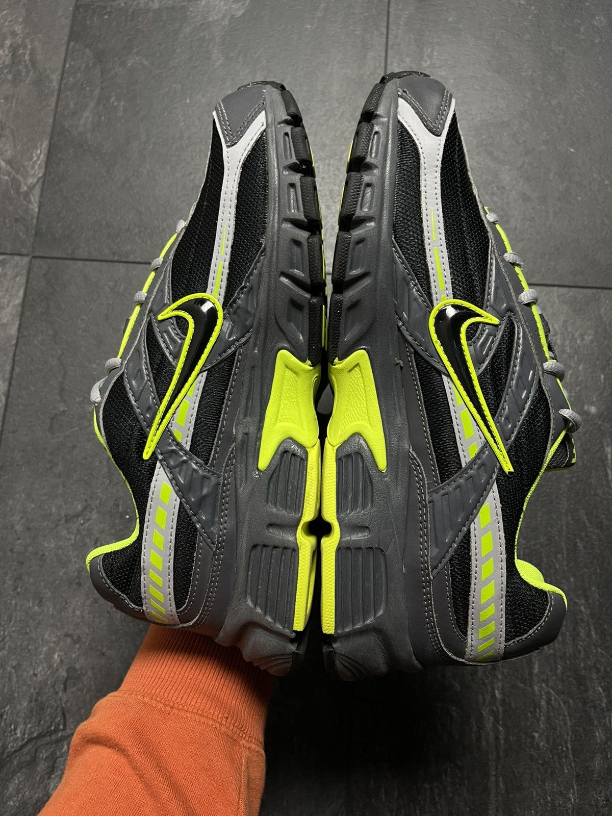 Nike Nike Initiator Black Dark Grey Volt Neon Green Size US 8.5 / EU 41-42 - 11 Thumbnail