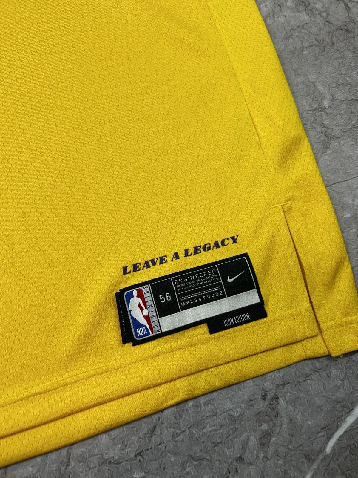 NBA × Nike NIKE LEBRON JAMES # 6 LAKERS ICON NBA 75 SWINGMAN JERSEY Size US XXL / EU 58 / 5 - 3 Thumbnail