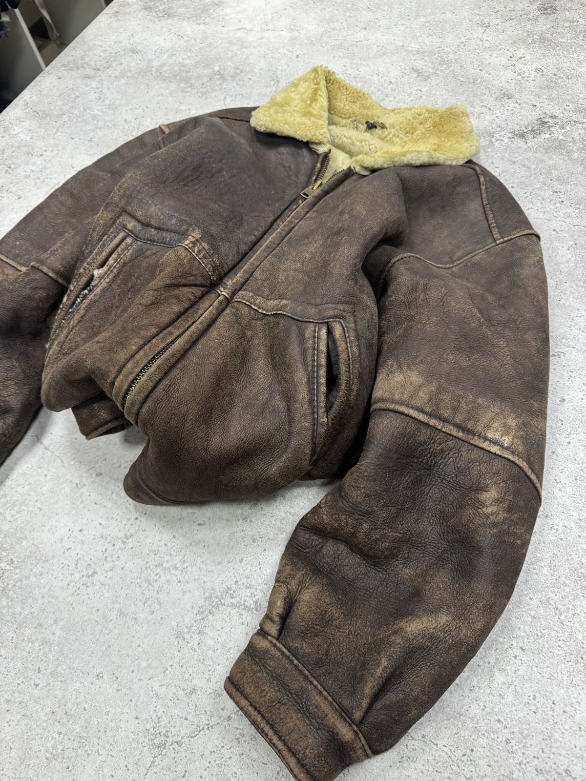 Other Vintage 90s Distressed Shearling Aviator Jacket Avirex Style Size US L / EU 52-54 / 3 - 11 Thumbnail
