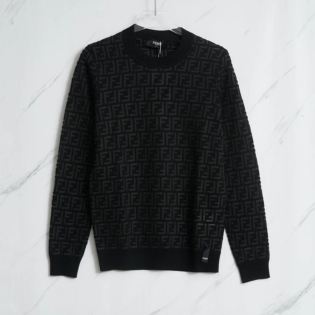 Fendi Fendi Men's Embossed Hollow Knit Sweater Size US M / EU 48-50 / 2 - 1 Thumbnail