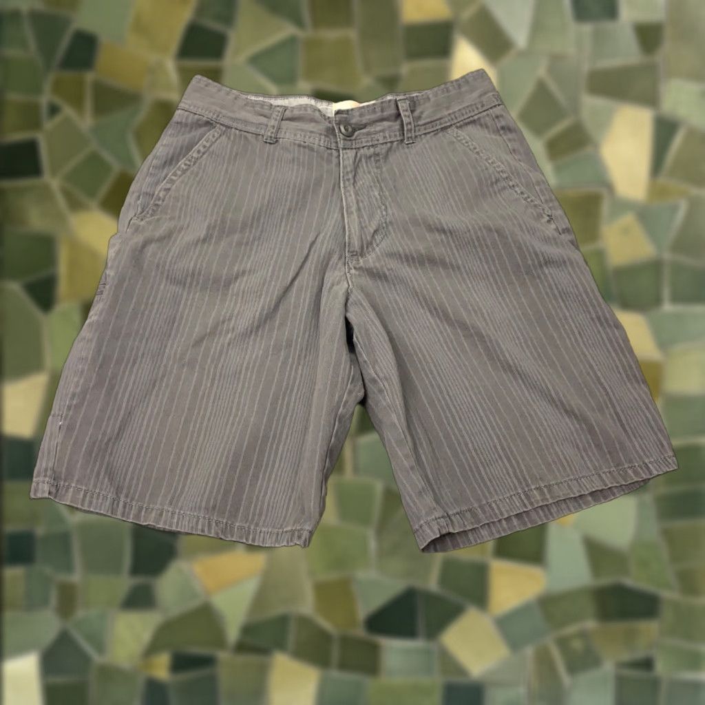 Ocean Pacific Ocean Pacific Mens Shorts Size 32 Gray Striped Chino Surf Skate Beach Size US 32 / EU 48 - 1 Thumbnail