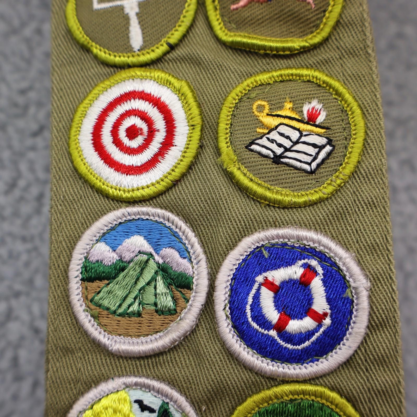 Other Boy Scouts Merit Badge Sash 12 Merit Badges BSA Size ONE SIZE - 4 Thumbnail