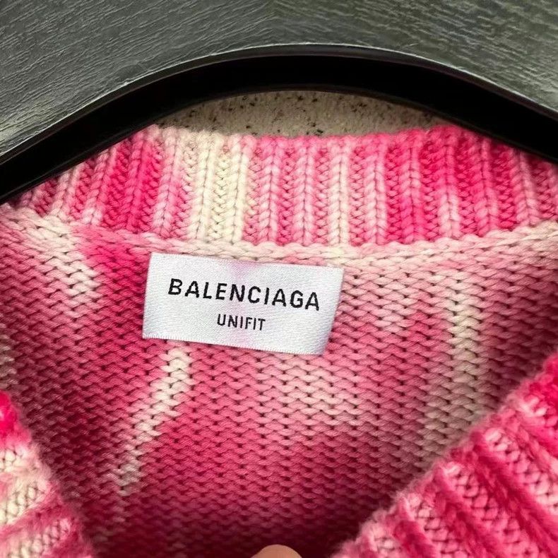 Balenciaga Balenciaga Valentine's Day Limited Tie-Dye Sweater Size XS / US 0-2 / IT 36-38 - 3 Thumbnail