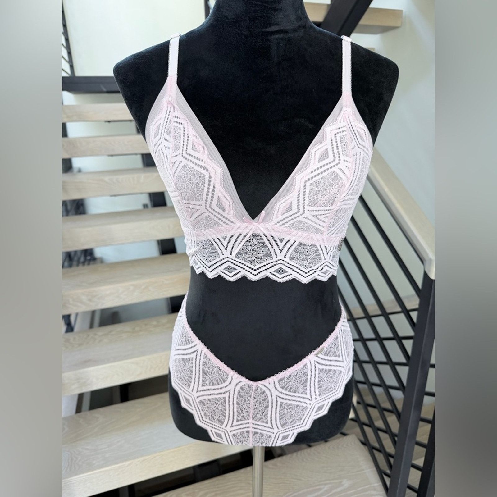 Other Light Pink Lace Bralette & Bikini Set M for bra Panties S Size ONE SIZE - 1 Thumbnail