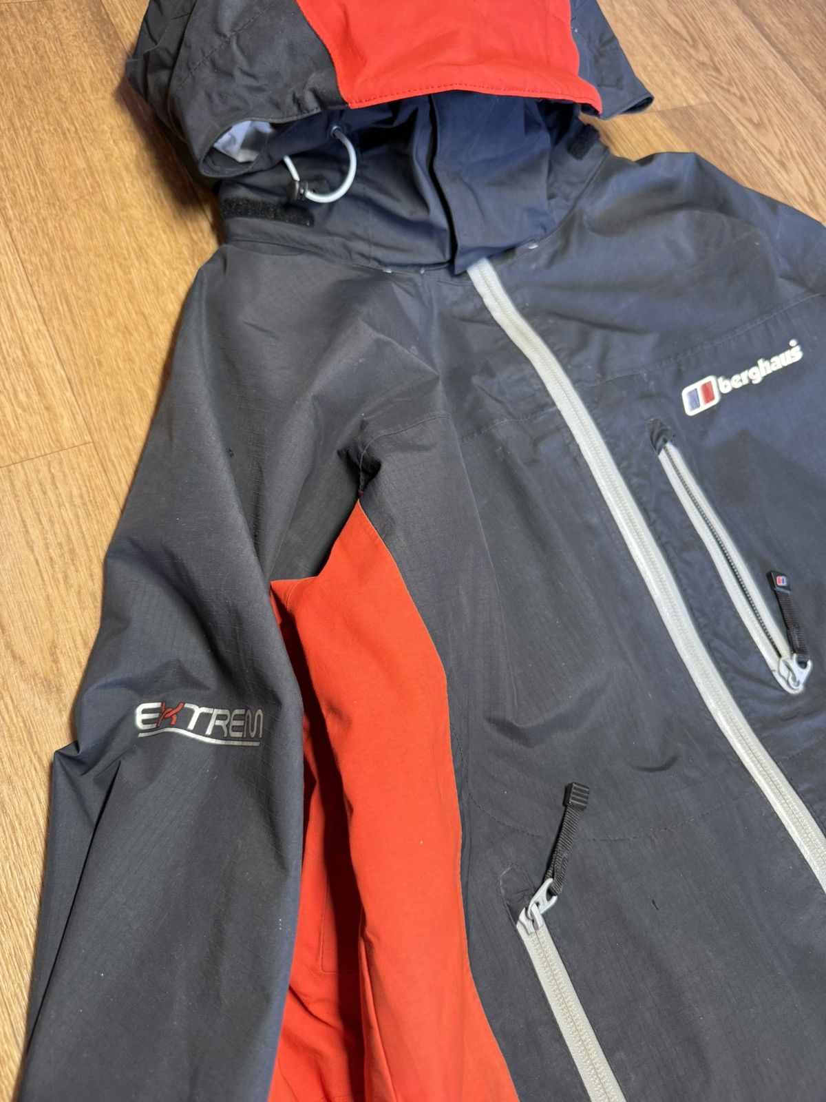 Berghaus Berghaus Gore-Tex Pro Jacket S Size Men Orange-black Outdoor Size US S / EU 44-46 / 1 - 9 Thumbnail