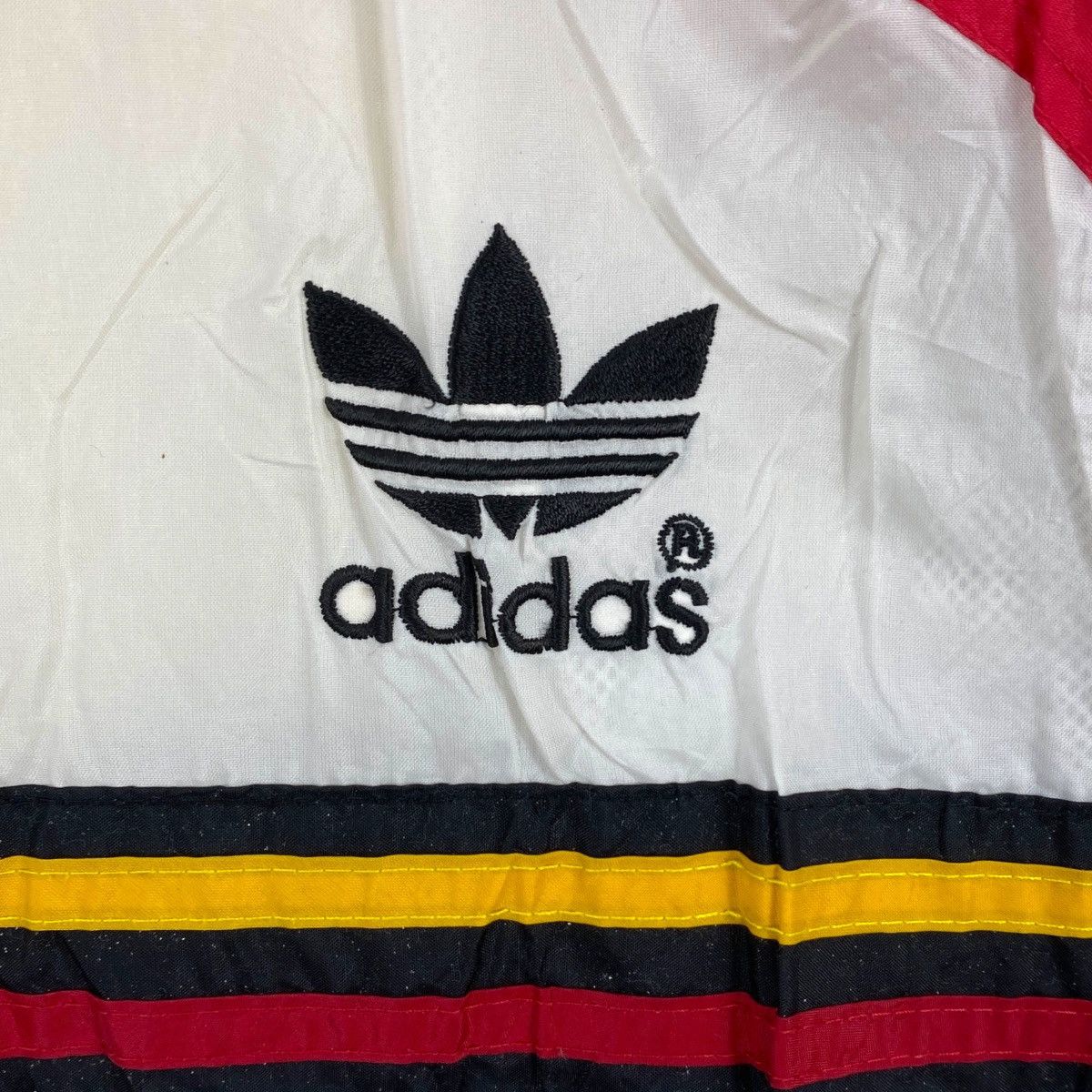 Adidas Vintage 90’ ADIDAS ORIGINALS Retro Germany Windbreaker Size US M / EU 48-50 / 2 - 3 Thumbnail