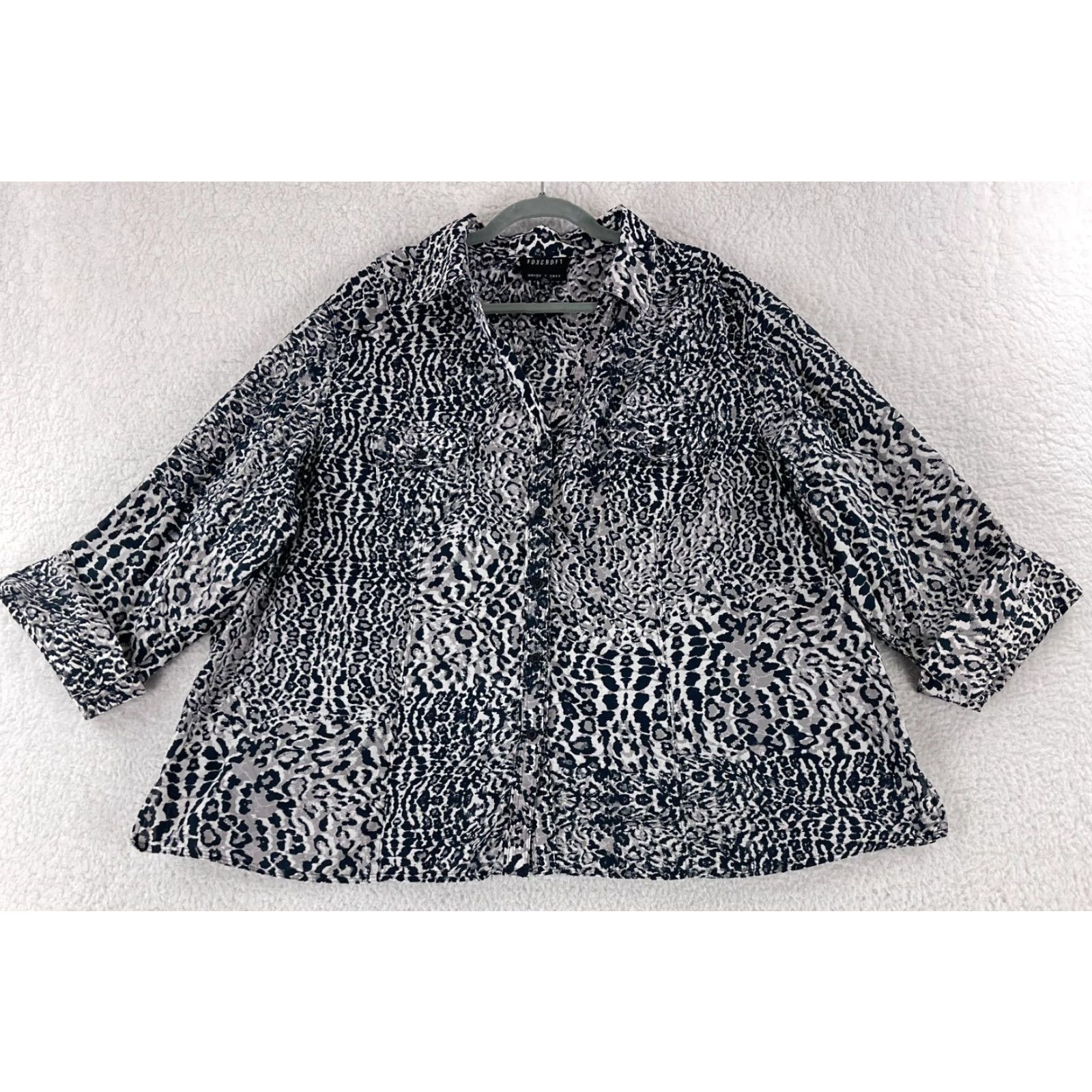 Vintage Foxcroft Button-Up Shirt Womens 26W Black Animal Print Fitted 3/4 Sleeve Shirt Womens Plus Size Black Animal Print Foxcroft Button-Up 26W Size 4XL / US 24-26 - 2 Thumbnail