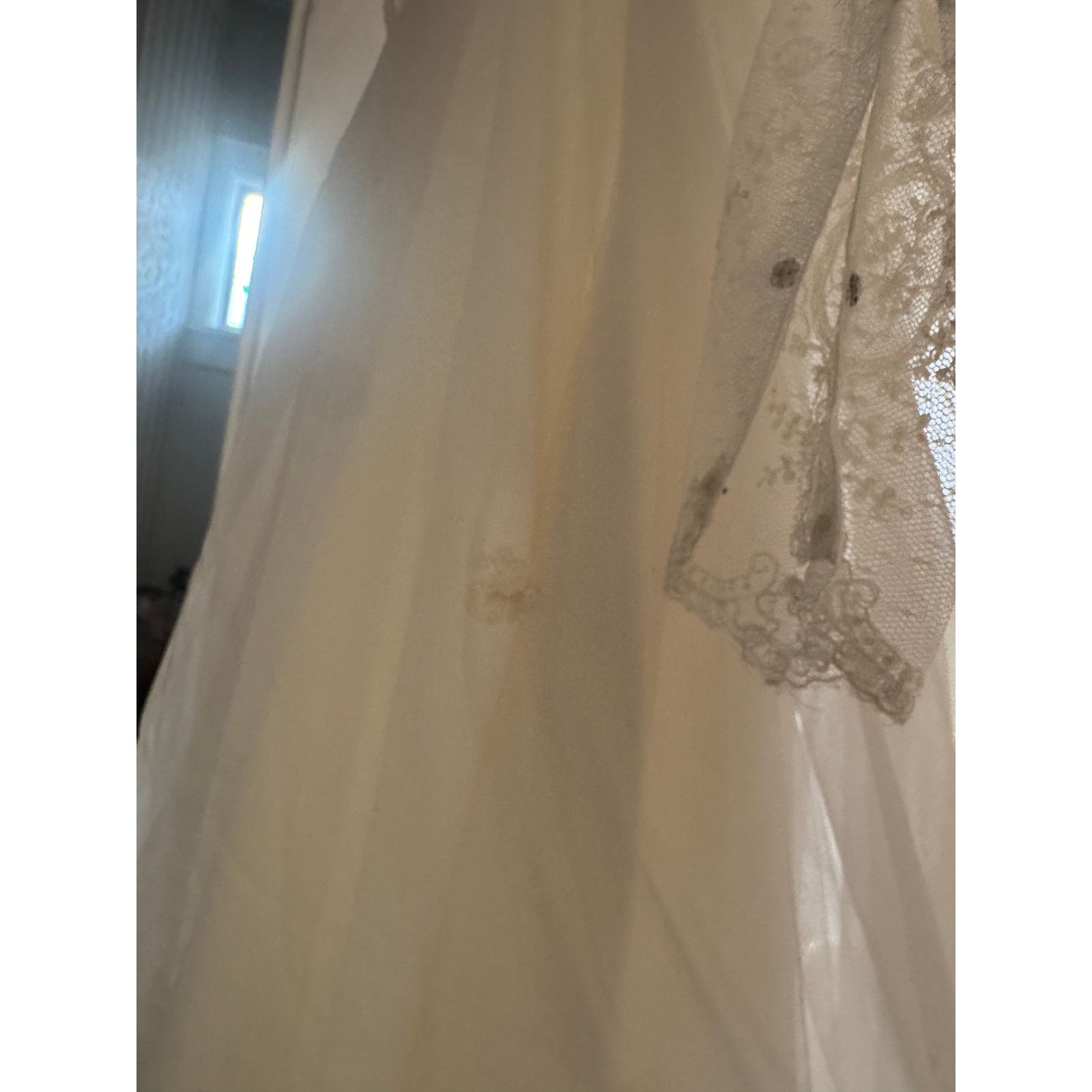 Luxe Vintage Eve of Milady Lace Stunning Wedding Dress with Hat Size S / US 4 / IT 40 - 18 Thumbnail