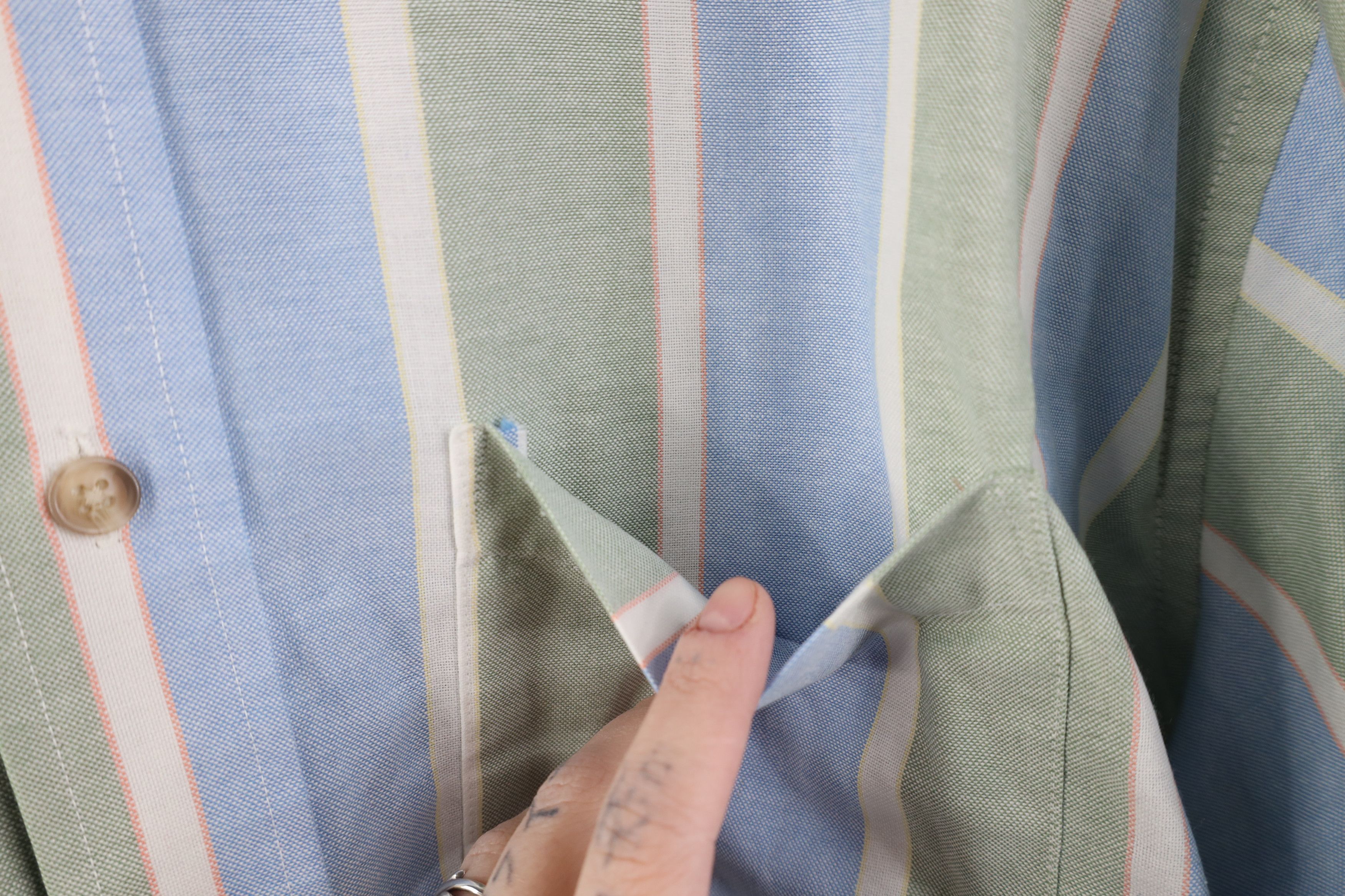 Vintage Vintage 90s Streetwear Block Short Sleeve Button Down Shirt Size US XL / EU 56 / 4 - 5 Thumbnail