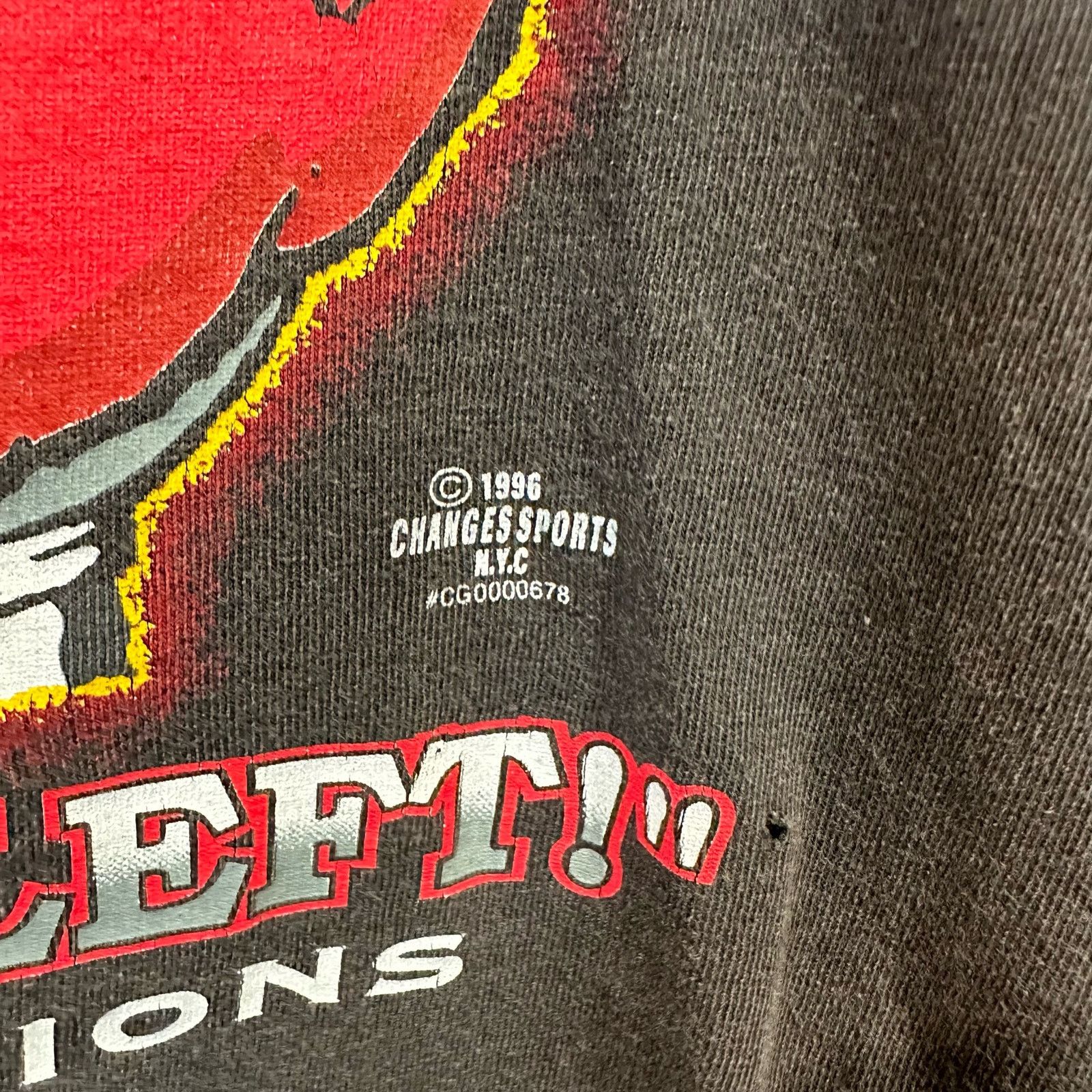 Changes Vintage 1996 NBA Champs Chicago Bulls Six Fingers Left Tee Size S / US 4 / IT 40 - 4 Thumbnail