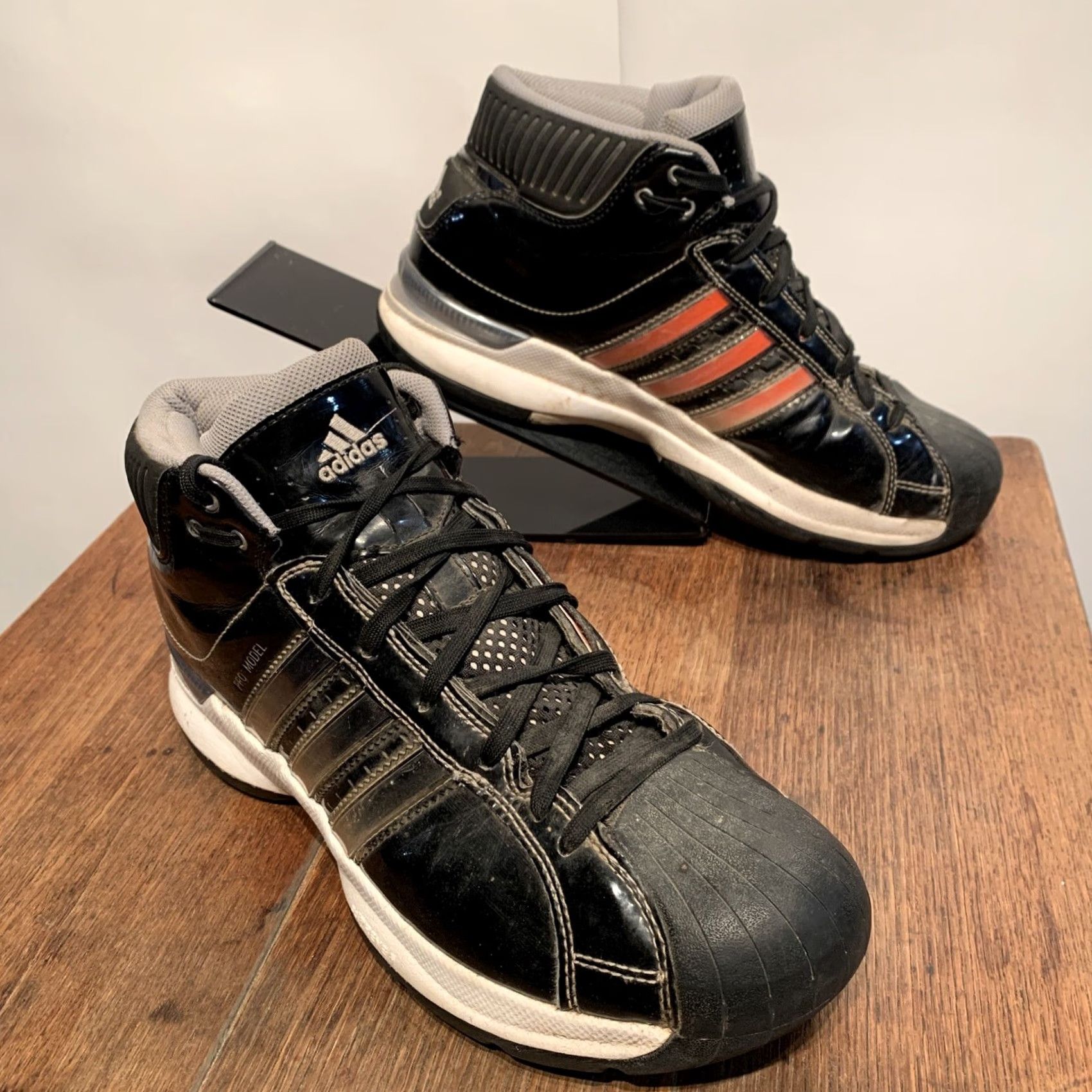 Adidas VINTAGE Adidas Basketball Shoes High Top Mens 8.5 Black White Rare 2008 Basketball Shoes Mens Size 8.5 Adidas Basketball Vintage 2008 Mens Black White Size US M / EU 48-50 / 2 - 4 Thumbnail