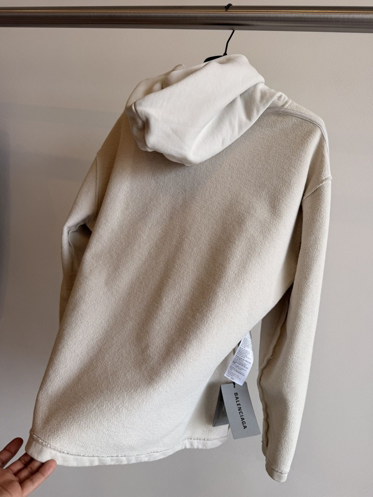 Balenciaga Balenciaga Garde-Robe Cream Beige Hoodie Women BB Size S Size S / US 4 / IT 40 - 16 Thumbnail