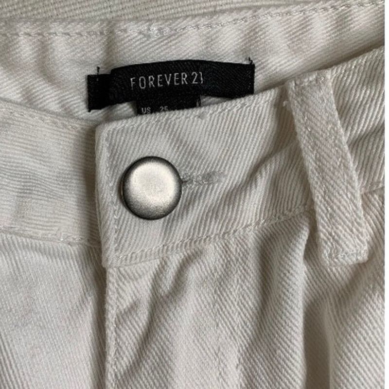 Forever 21 Forever 21 Women's Size 25 Capri Jeans White Denim Hi-Rise Size 26" / US 2 / IT 38 - 4 Thumbnail