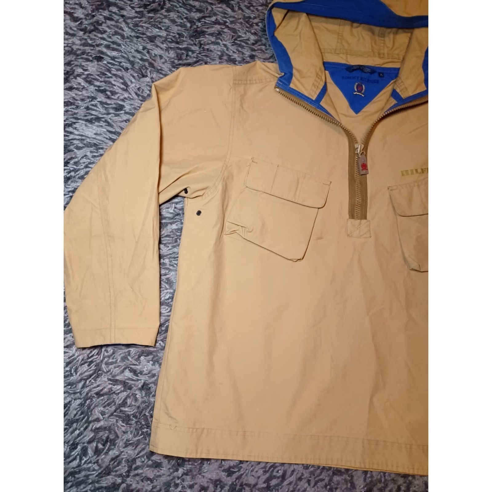 Tommy Hilfiger VINTAGE Tommy Hilfiger Windbreaker Jacket Beige Medium Mens 90s 80s Pullover Nylon 25in 29in Ther Styling Size US M / EU 48-50 / 2 - 3 Thumbnail