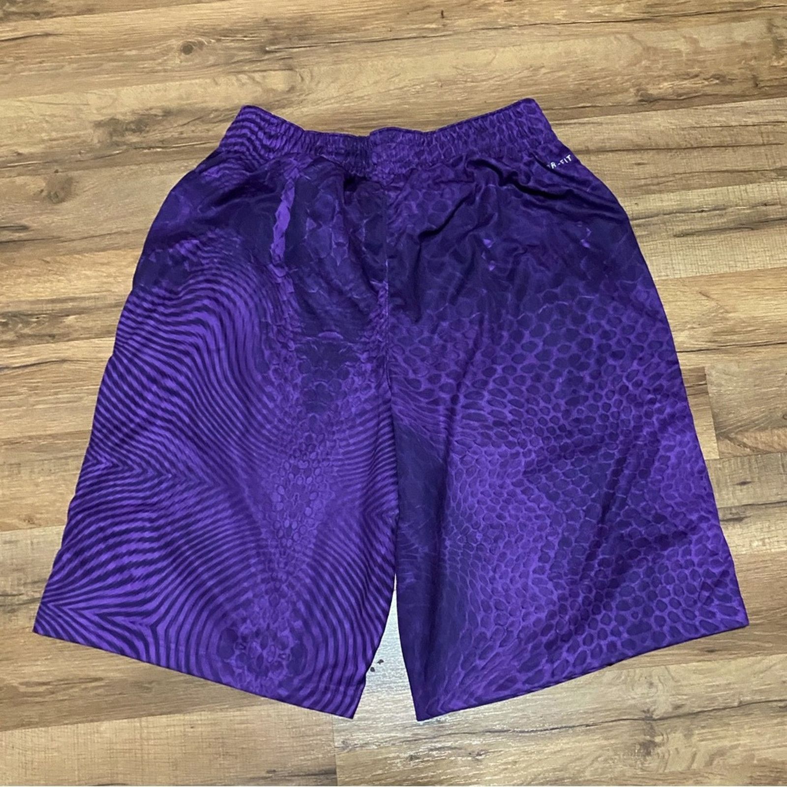 Nike 2010 Nike Kobe Dri-Fit Snake Skin Shorts Size US 30 / EU 46 - 6 Thumbnail