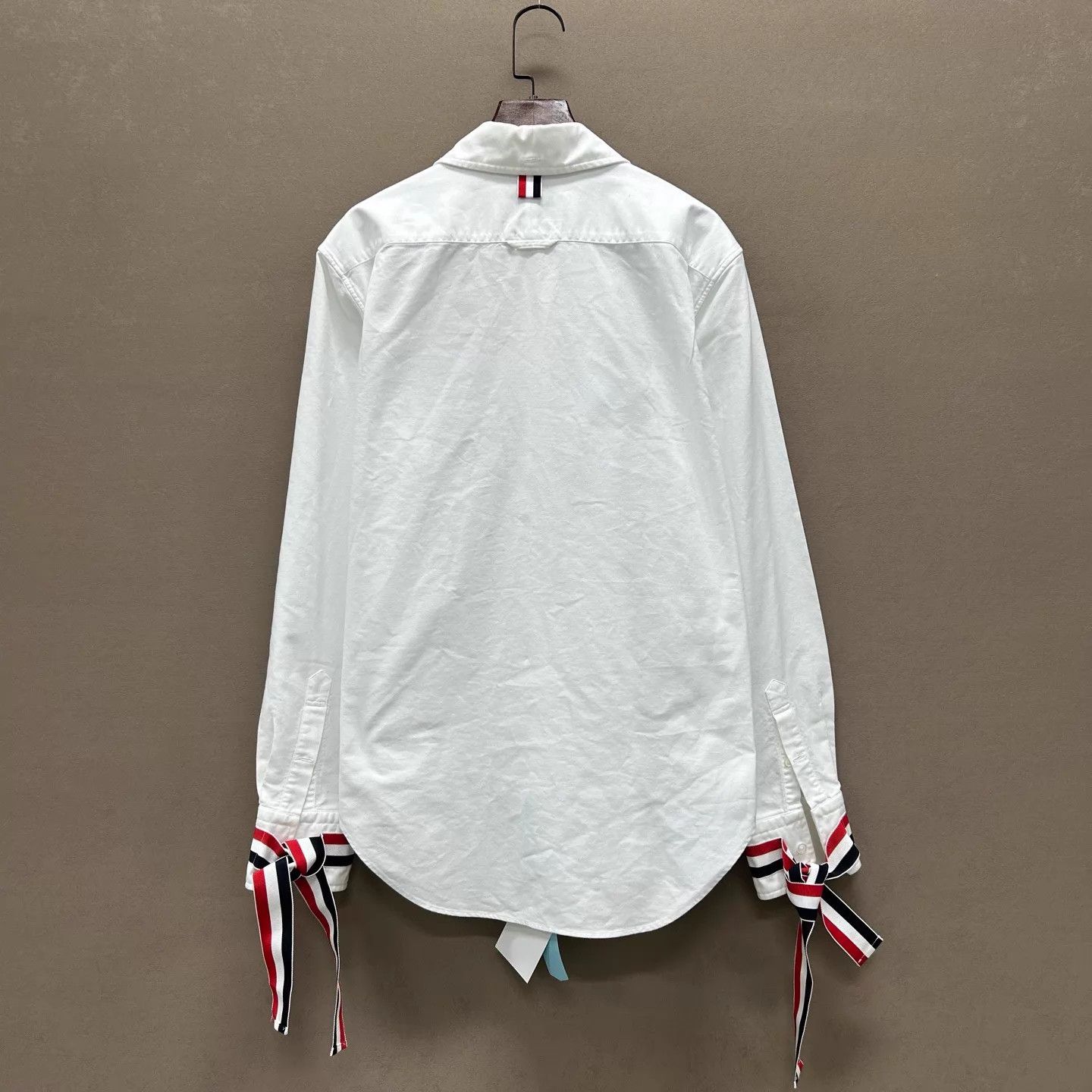 Thom Browne Thom Browne 99 New White Cuff Strap Striped LS Shirt 40 Size S / US 4 / IT 40 - 2 Thumbnail