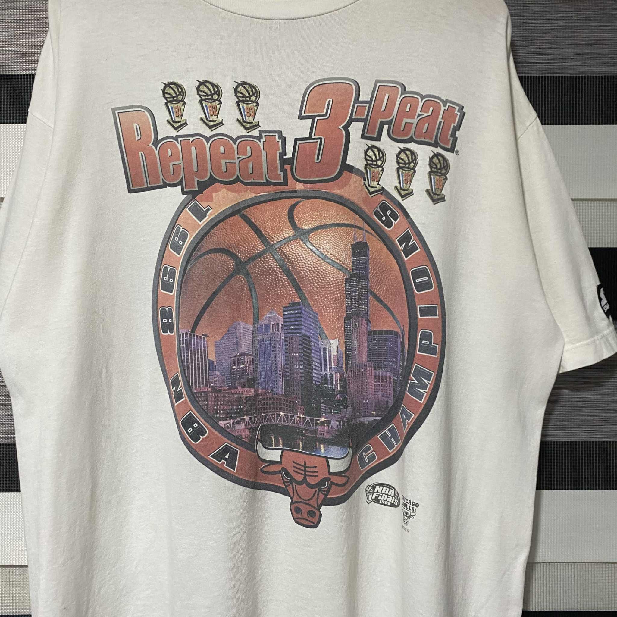 Starter 1998 Repeat 3 Peat Chicago Bulls Starter Championship Shirt Size US XL / EU 56 / 4 - 2 Thumbnail