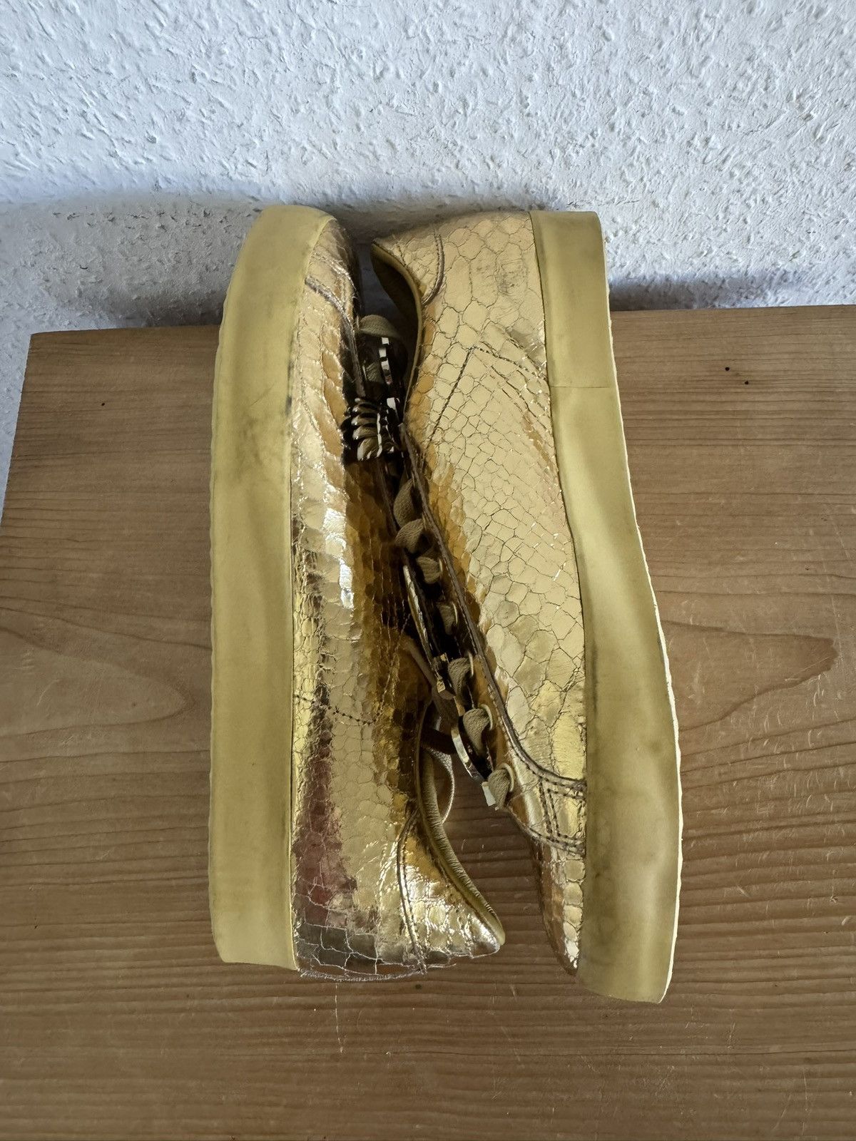 Adidas × Jeremy Scott Gold Dollar Wings Sneaker Size US 9 / EU 42 - 6 Thumbnail
