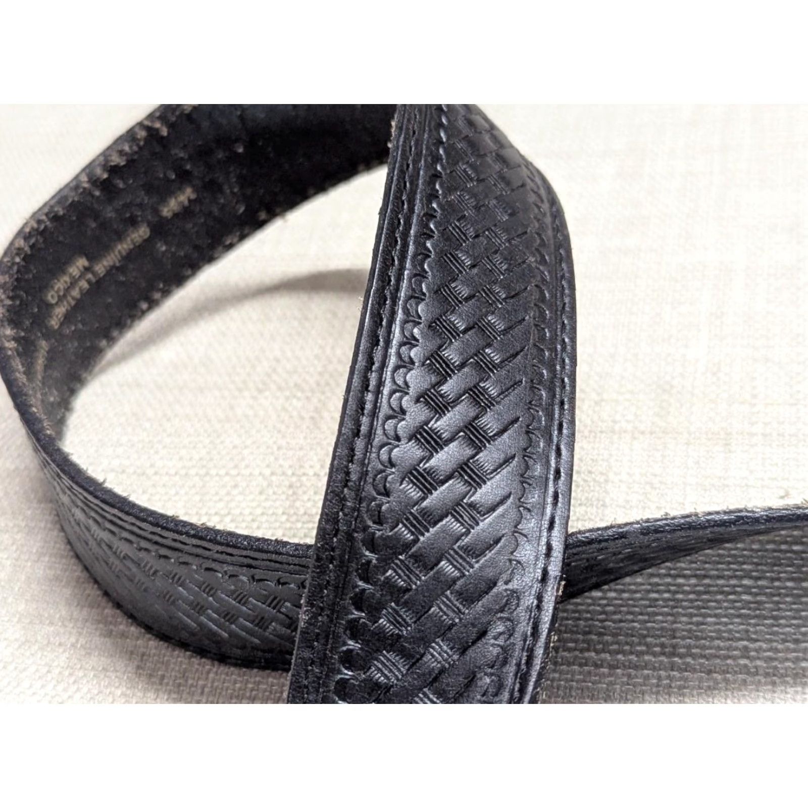 Vintage VINTAGE WESTERN beltTOOLED COWBOY belt black leather 36 basketweave 1-1/2" Mens Size 36 - 5 Thumbnail