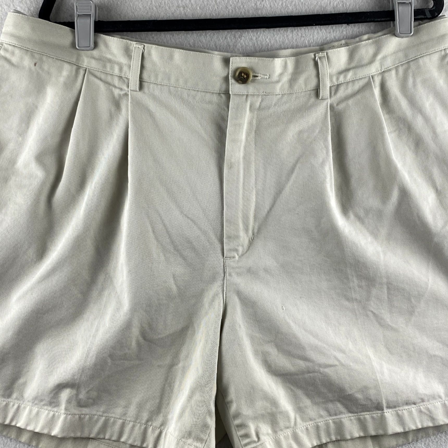 Lands' End Lands' End Shorts Mens 40 Beige Traditional Fit Chino Slash Pocket Pleated Front Size US 40 / EU 56 - 2 Thumbnail