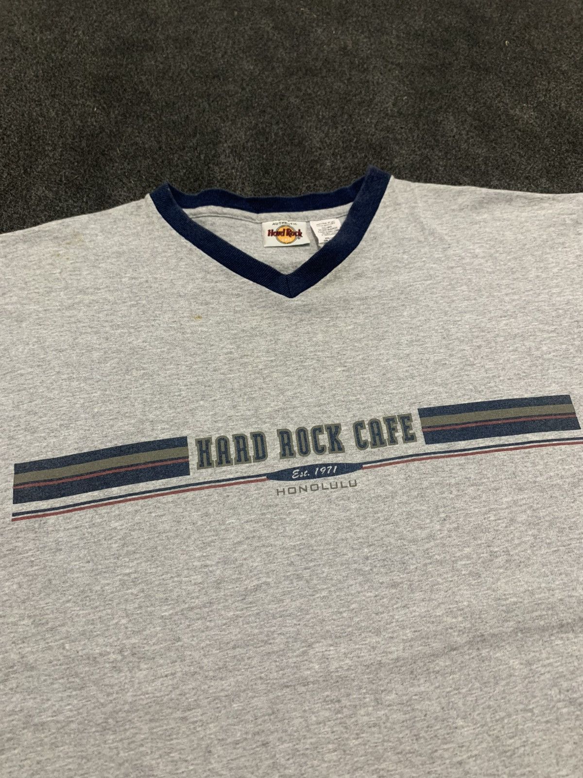 Hard Rock Cafe Vintage Hard Rock Cafe Honolulu V-Neck Ringer T-Shirt Size US M / EU 48-50 / 2 - 3 Thumbnail