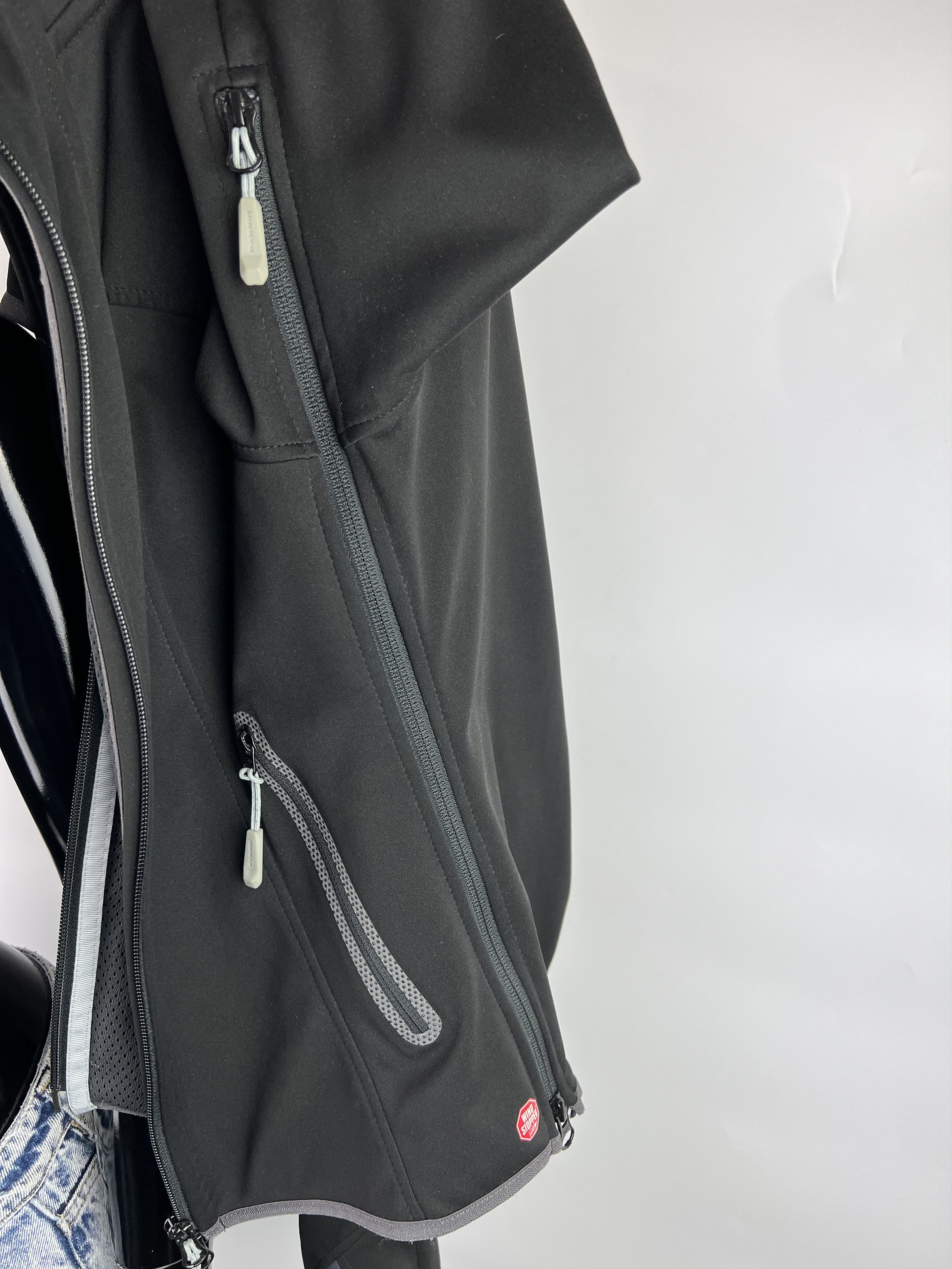 Mammut Mammut Windstopper Softshell Hooded Jacket Black Size S Size S / US 4 / IT 40 - 6 Thumbnail
