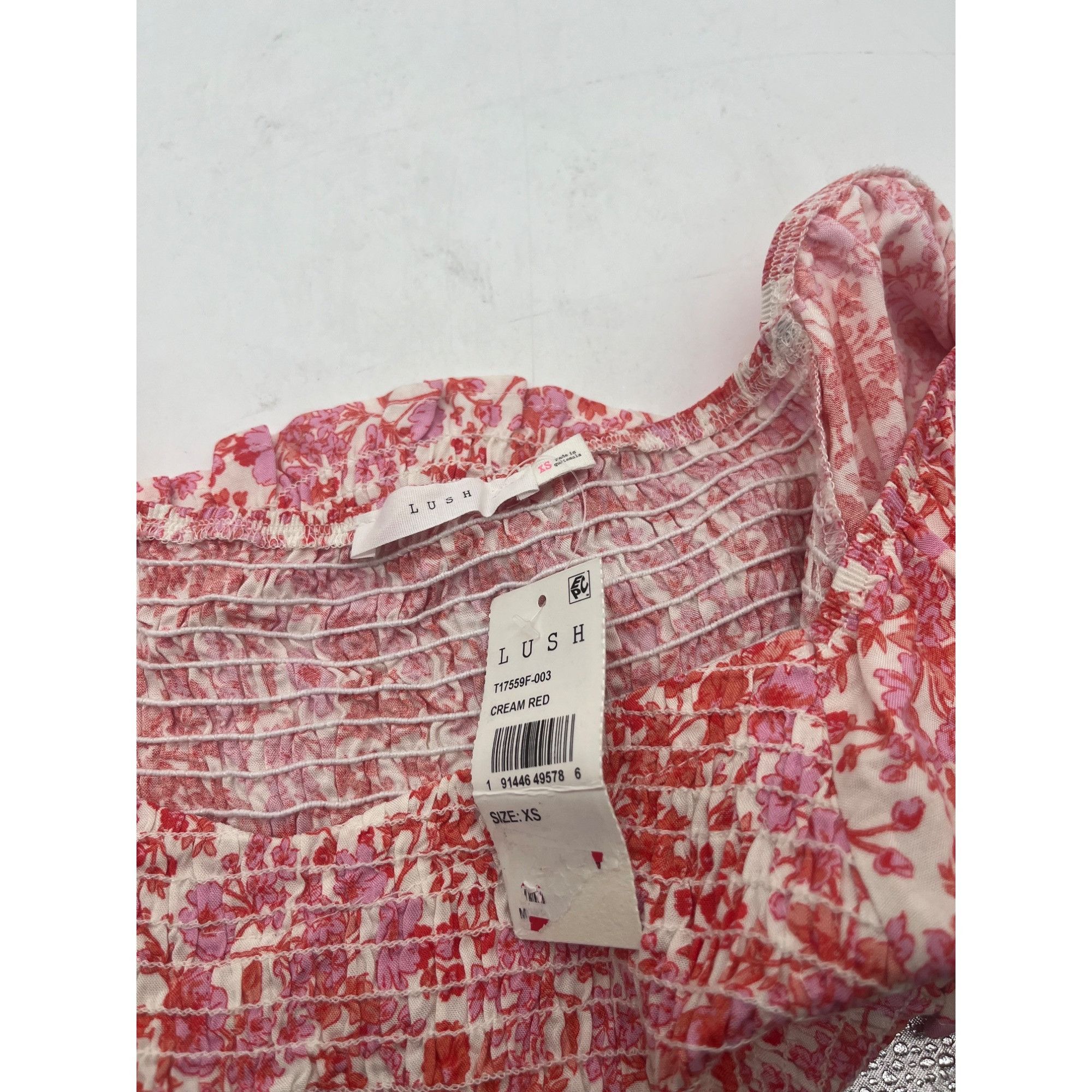 Other Lush Women’s Smocked Bodice Tie-sleeve Printed Blouse, Cream Size XS / US 0-2 / IT 36-38 - 13 Thumbnail