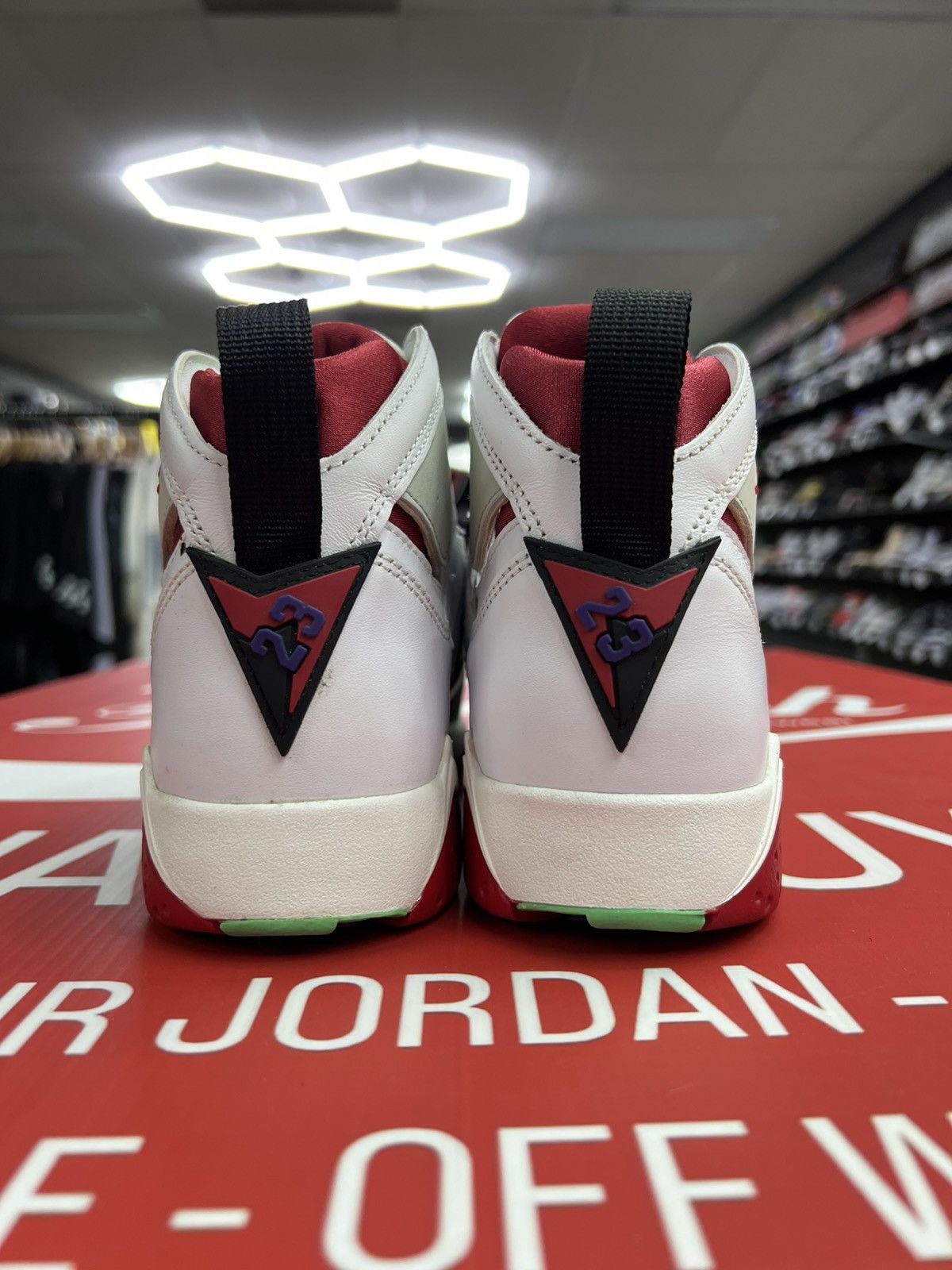 Jordan Brand Air Jordan 7 Hare 2015 Size 6.5Y Size US 6.5 / EU 39-40 - 5 Thumbnail