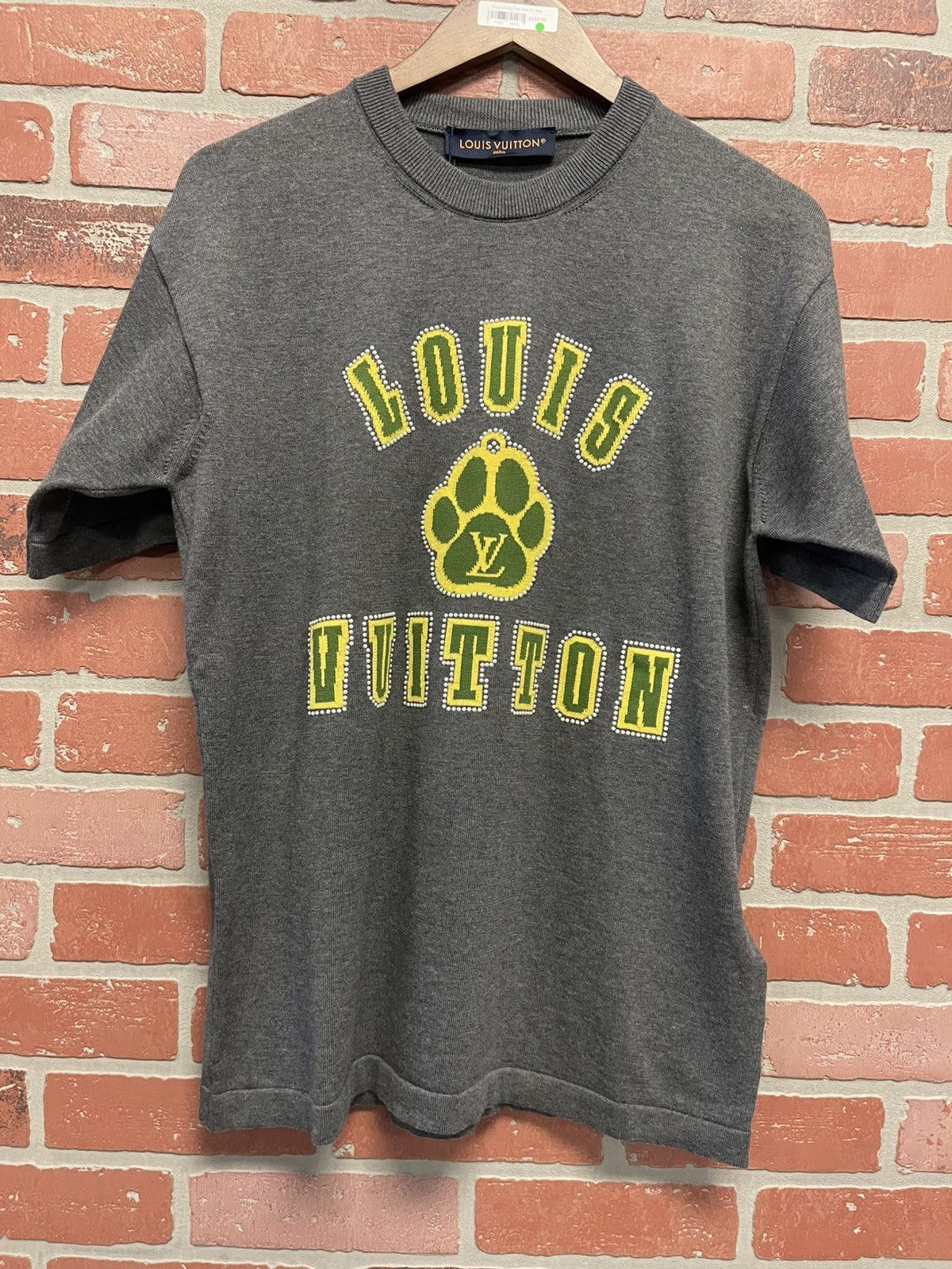 Louis Vuitton Size S - Louis Vuitton Embellished Short-Sleeved Crewneck Size US S / EU 44-46 / 1 - 1 Thumbnail