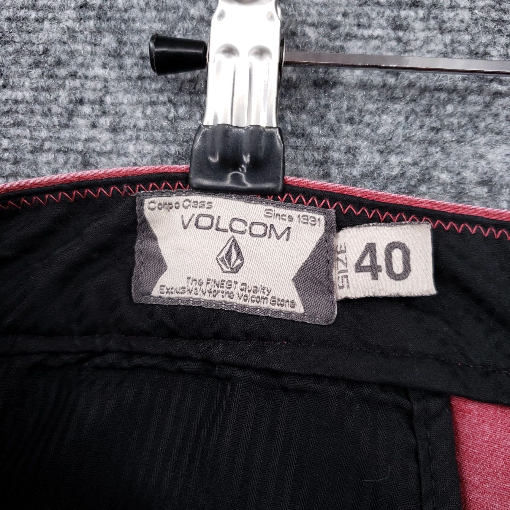 Volcom Volcom Shorts Mens 40 Red Bermuda Mid-Rise 10" Flat Front Denim Casual Outdoor Bermuda Shorts Red Volcom Mens 40 Regular Size US 40 / EU 56 - 3 Thumbnail