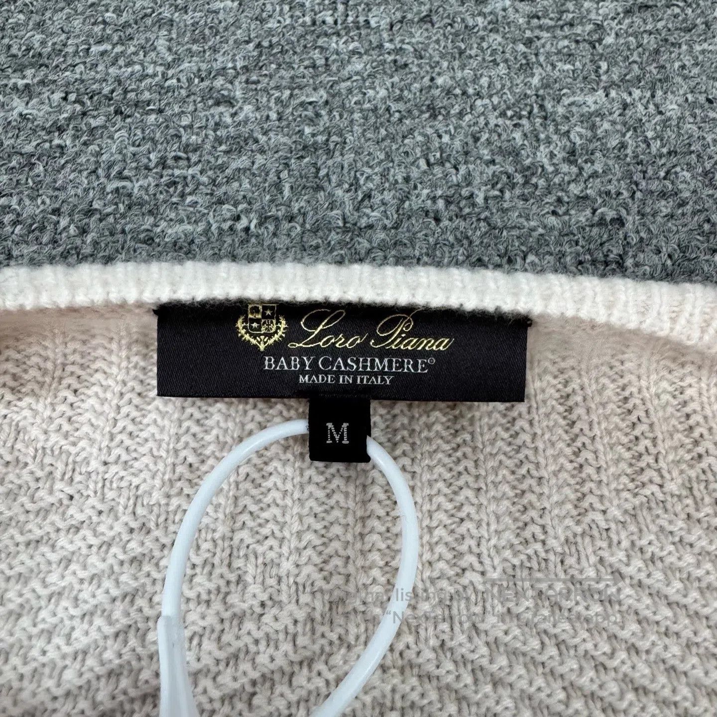 Loro Piana LORO PIANA V-neck short cashmere knit sweater| Size XS / US 0-2 / IT 36-38 - 5 Thumbnail