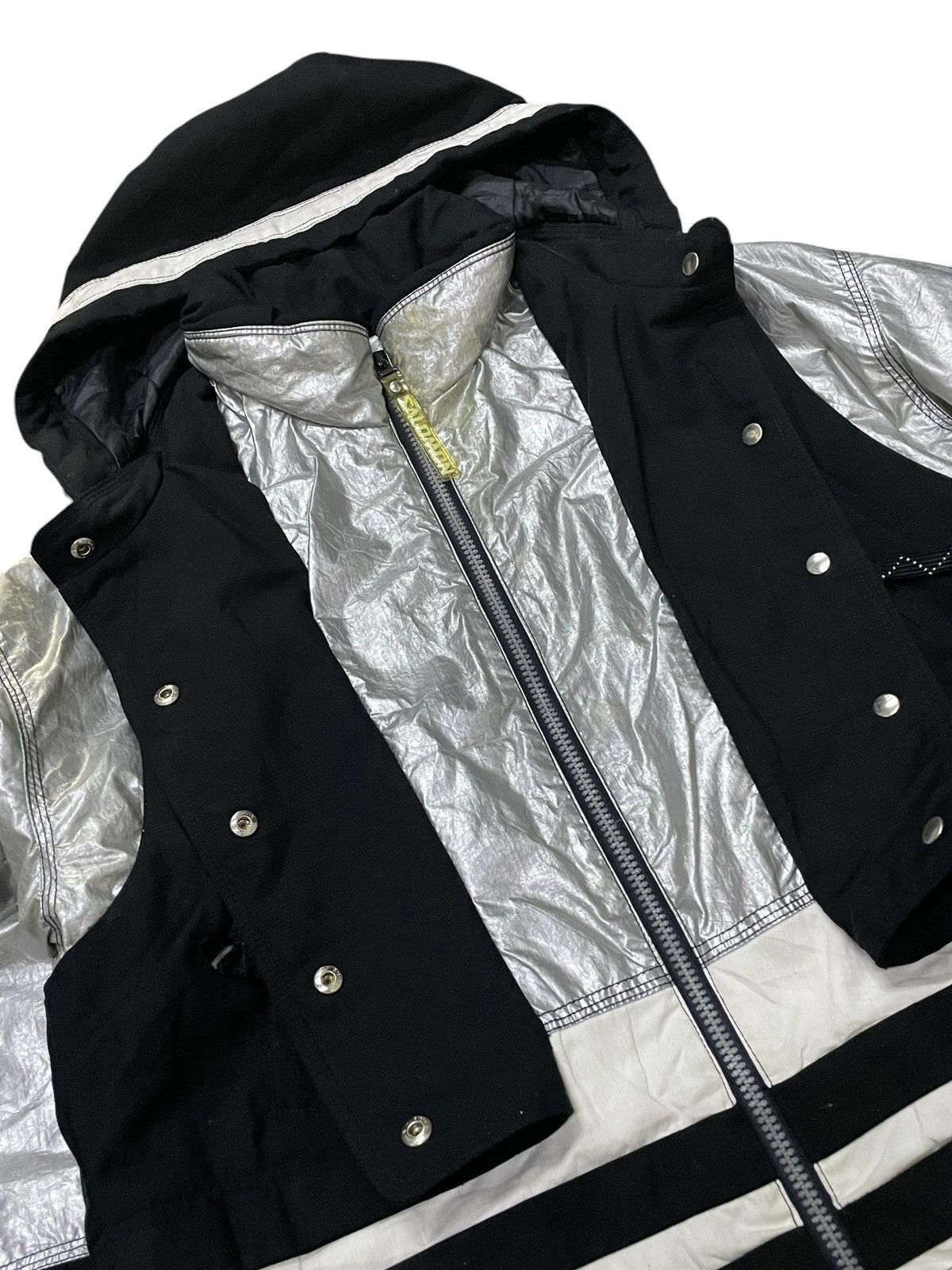 Salomon Vintage Salomon Astro Reflective Silver Coated Boxy Jacket Size US M / EU 48-50 / 2 - 12 Thumbnail