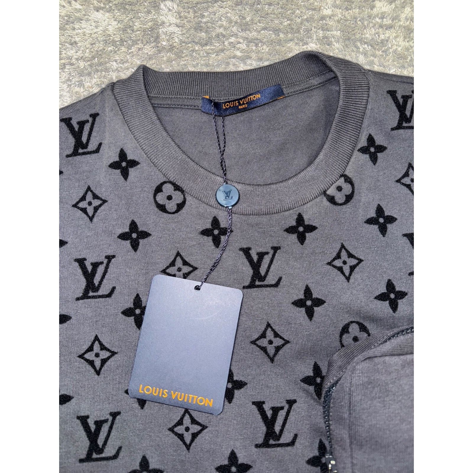 Louis Vuitton Louis Vuitton SS20 Velvet Monogram Black Logo Zip Pocket Size US M / EU 48-50 / 2 - 9 Thumbnail