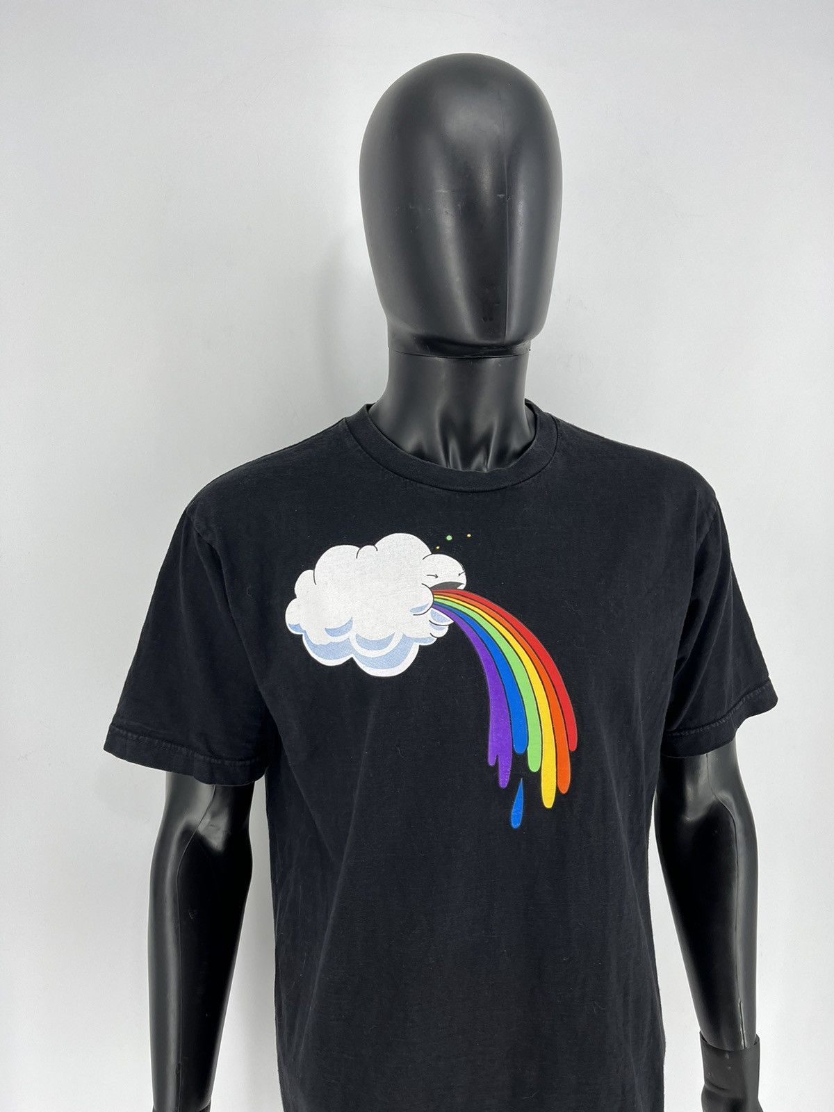 Vintage Unfledged Cloud Puke Rainbow Funny/Graphic T-Shirt 00s Size US L / EU 52-54 / 3 - 3 Thumbnail