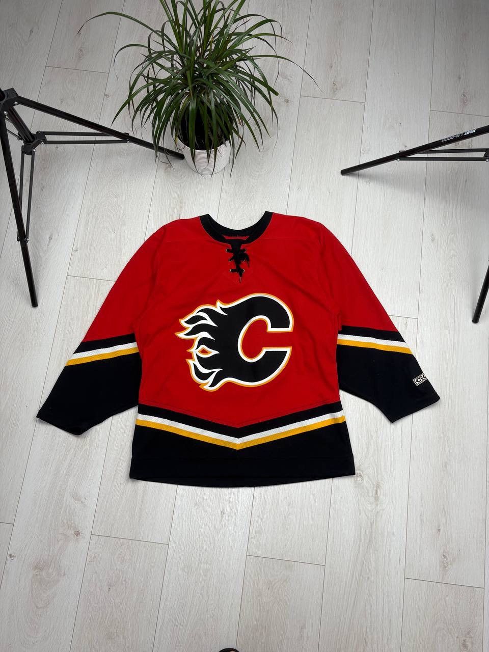 Ccm Vintage Calgary Flames Hockey Jersey NHL CCM Size US S / EU 44-46 / 1 - 1 Thumbnail