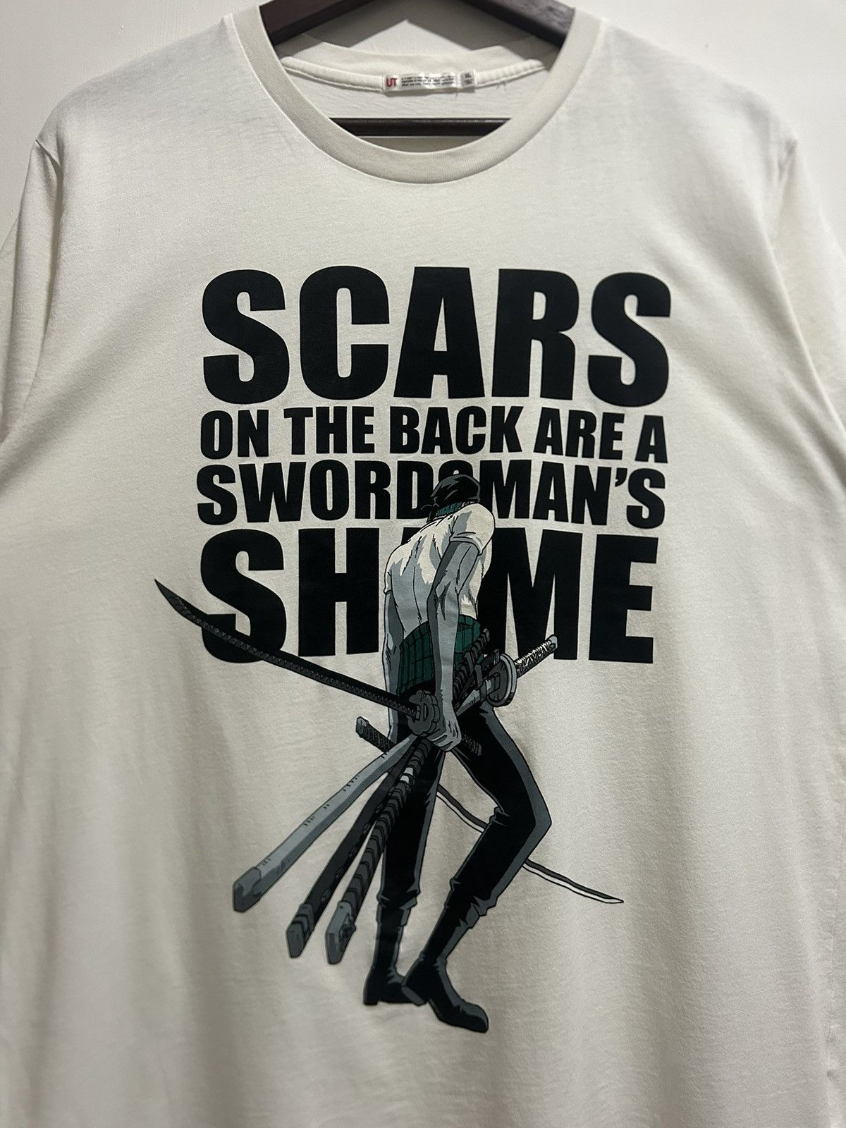 Anime Roronoa Zoro One Piece Anime Graphic Tee Size US XL / EU 56 / 4 - 1 Thumbnail