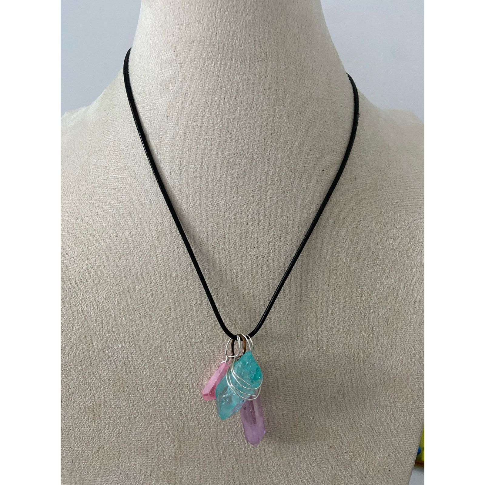 Handmade Colorful quartz crystals necklace Size ONE SIZE - 1 Thumbnail