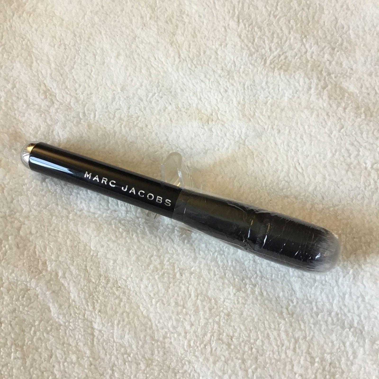 Marc Jacobs Marc Jacobs Black The Face I Liquid Foundation Brush. Size ONE SIZE - 1 Thumbnail
