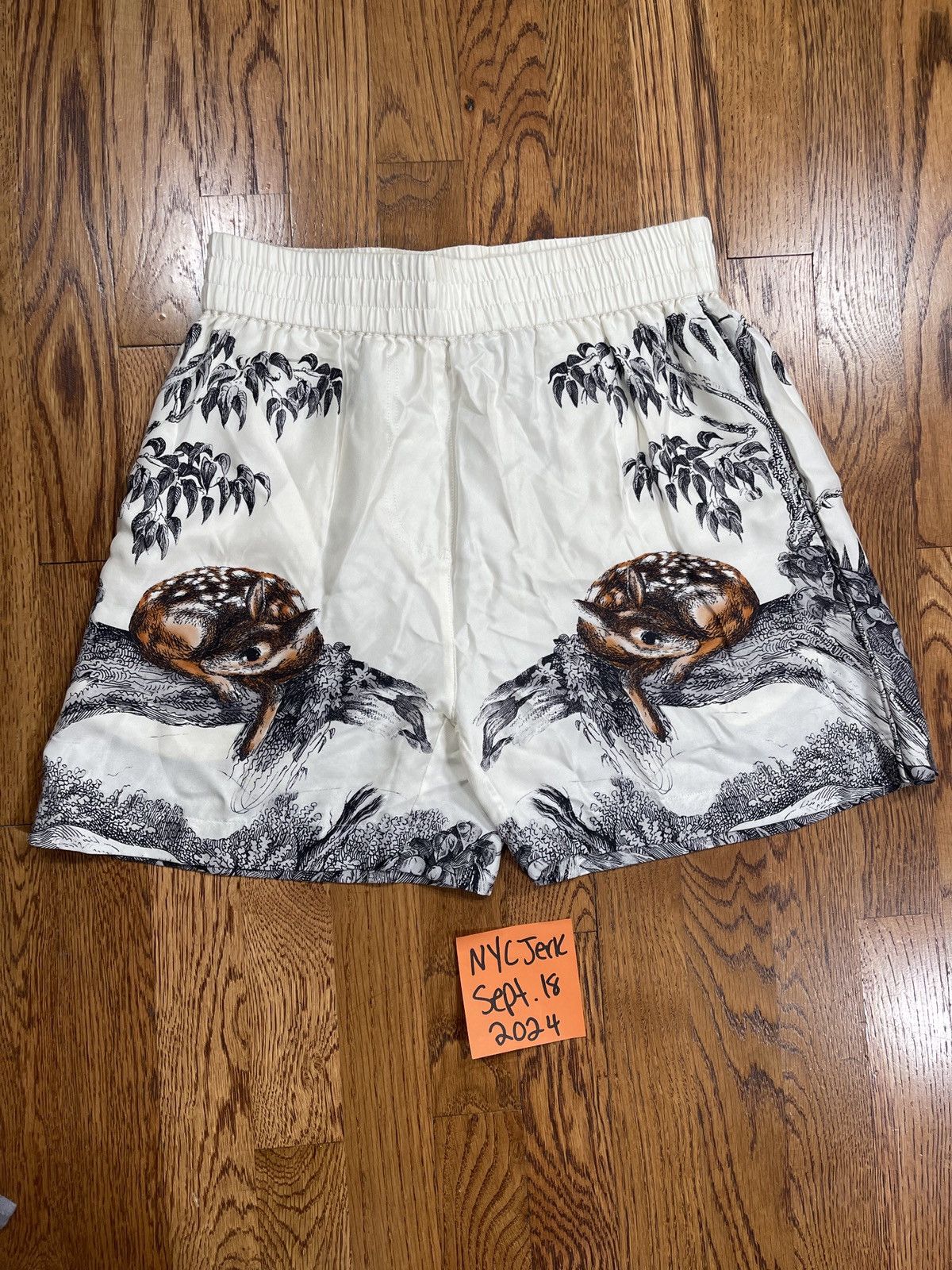 Burberry Burberry London Silk Shorts Dear Logo White Women’s Size 2 Size 26" / US 2 / IT 38 - 1 Thumbnail