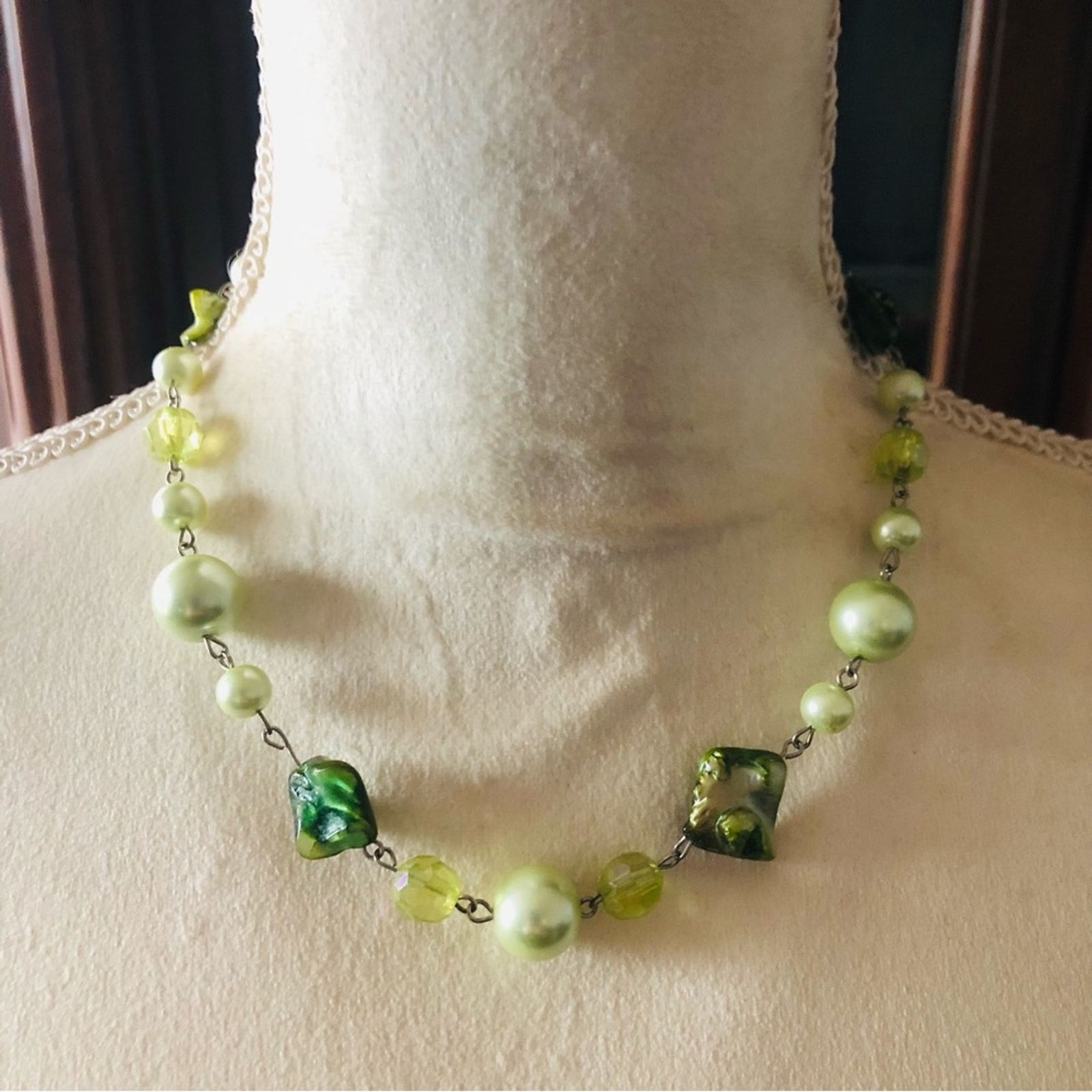 Jewelry Dyed shell pearl faceted bead linked necklace Size ONE SIZE - 2 Thumbnail