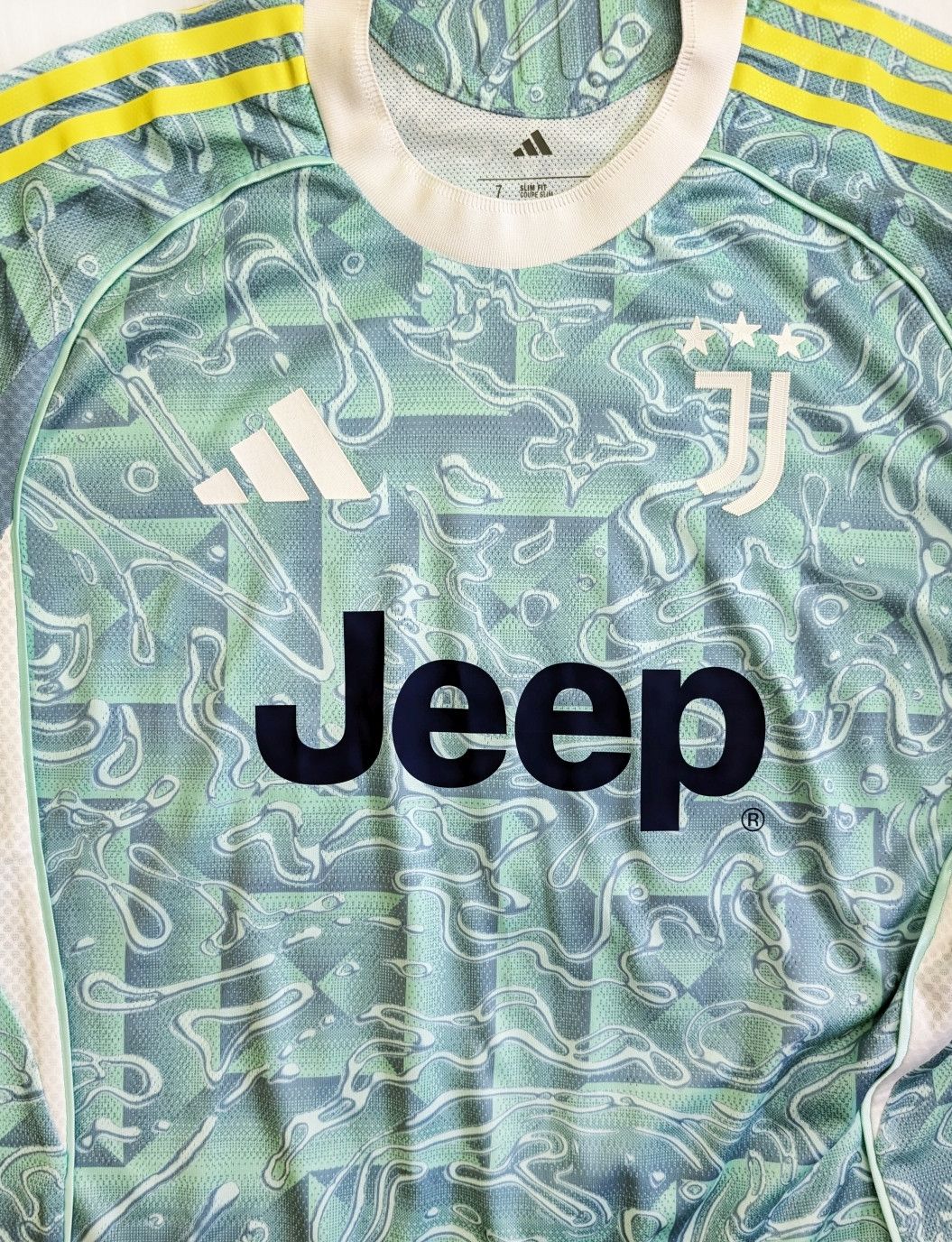 Adidas Juventus match worn issue, Yildiz, 2025/2026 Size US L / EU 52-54 / 3 - 3 Thumbnail