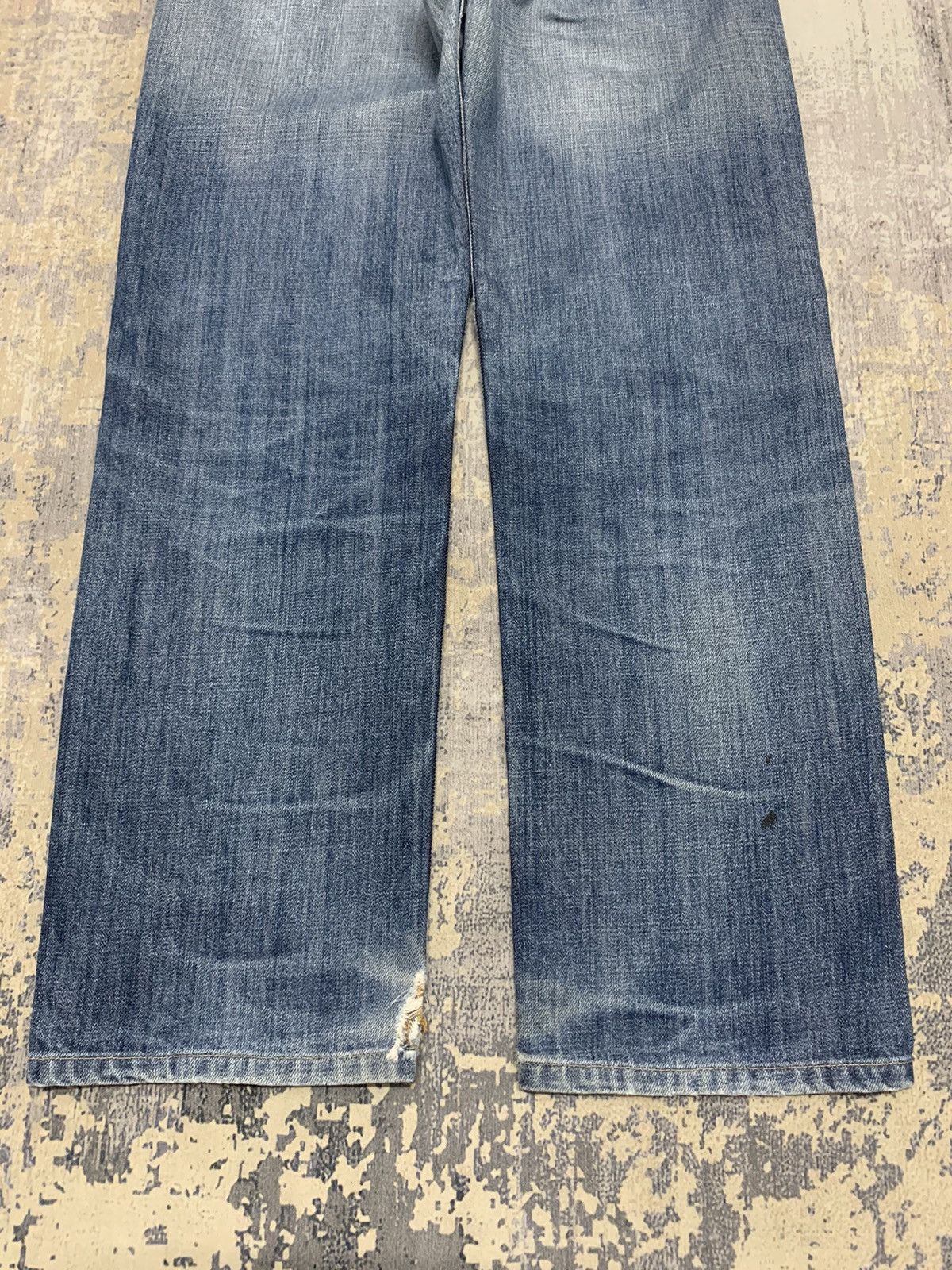 Japanese Brand Vintage Japanese Uniqlo S003 Mud Wash Distressed Loose Jeans Size US 30 / EU 46 - 13 Thumbnail