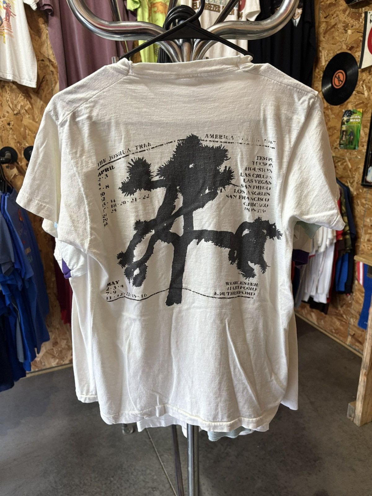 Band Tees 1987 Joshua Tree x U2 Concert T-Shirt Size US M / EU 48-50 / 2 - 2 Thumbnail