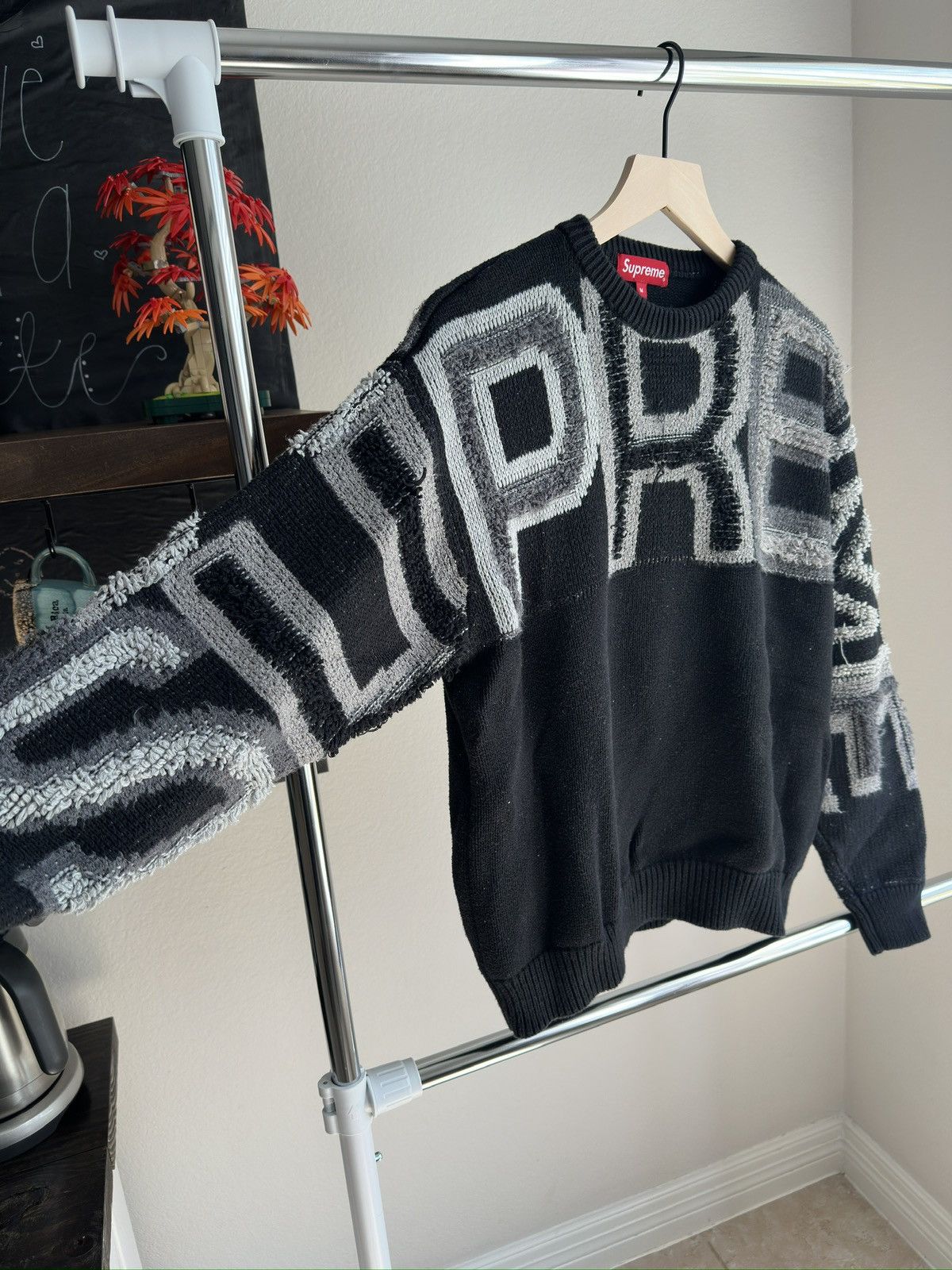 Supreme Chenille Logo Sweater Black Size US M / EU 48-50 / 2 - 3 Thumbnail