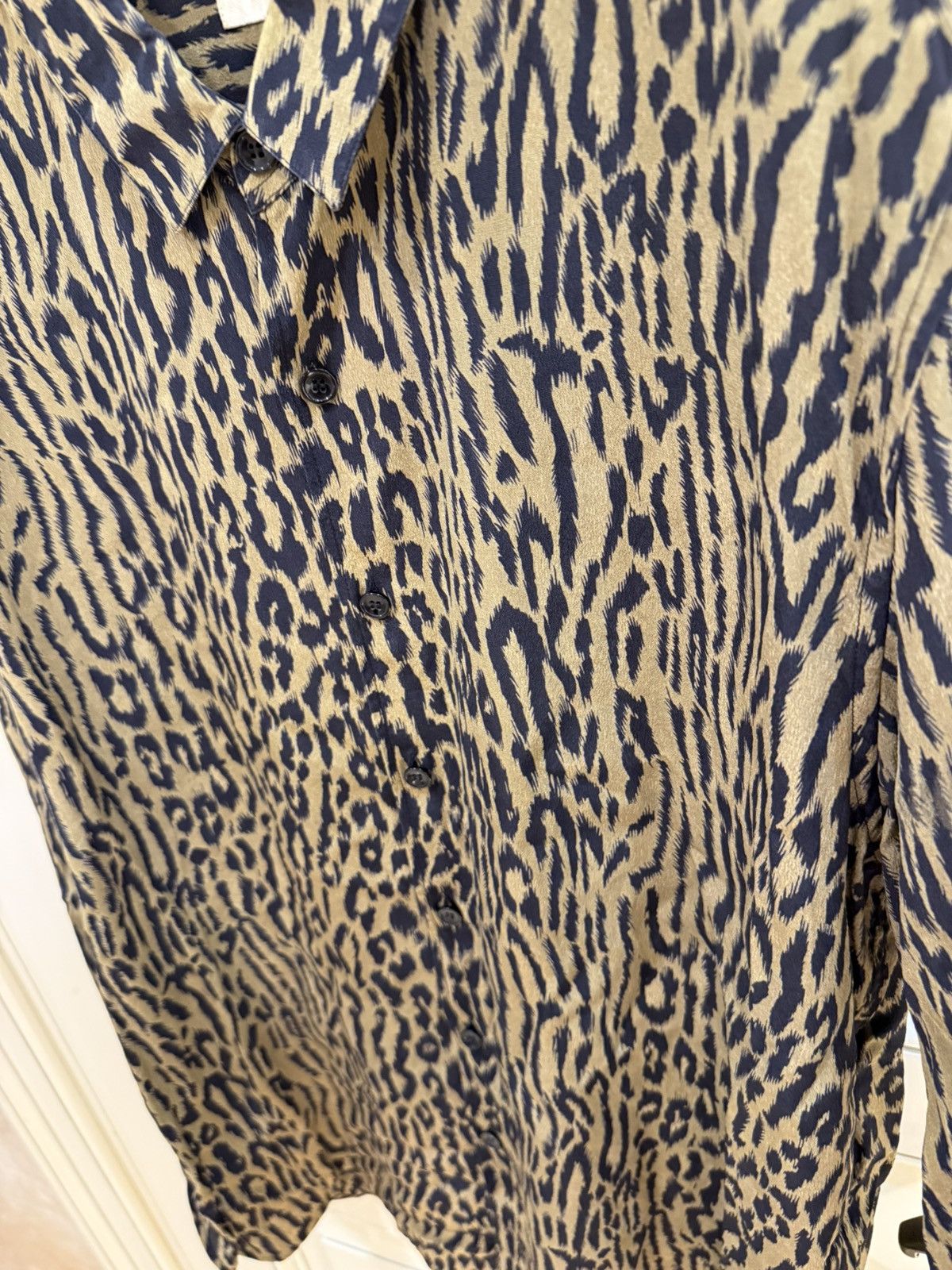 Saint Laurent Paris Leopard print silk shirt size 39 Size US M / EU 48-50 / 2 - 9 Thumbnail